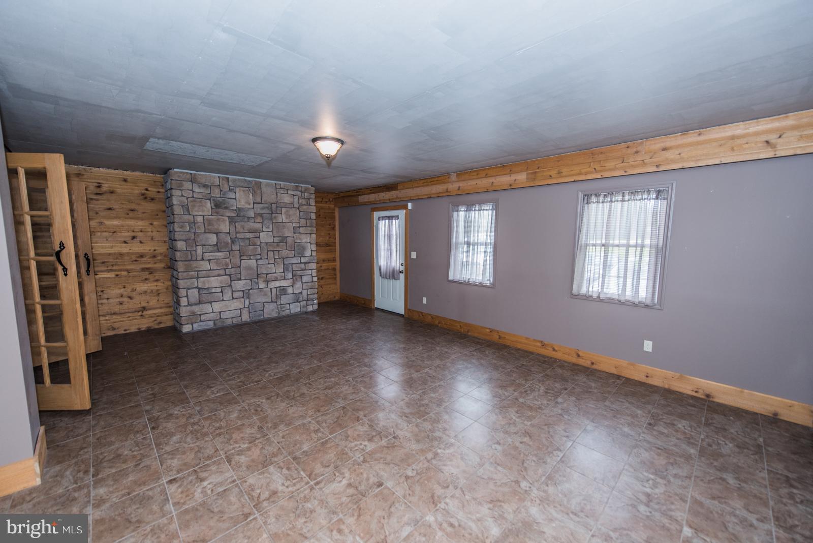 VANCLEVESVILLE - Residential