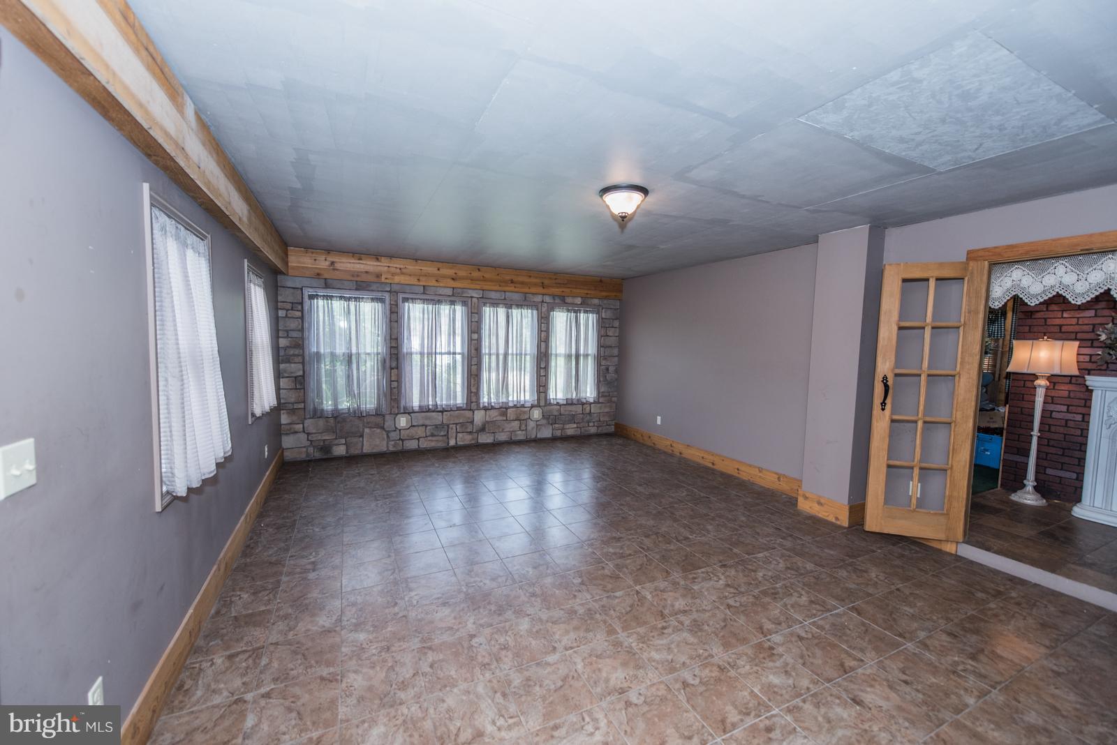 VANCLEVESVILLE - Residential