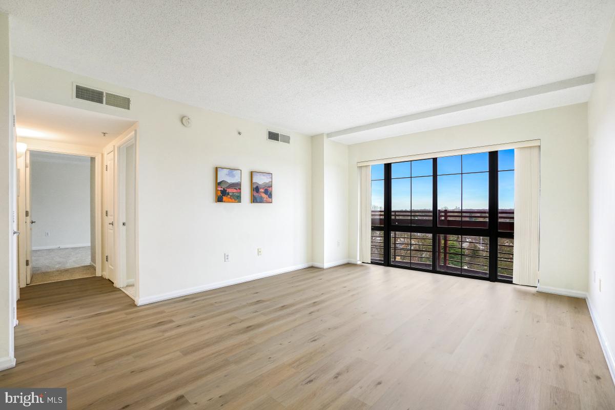 SILVER SPRING - Residential