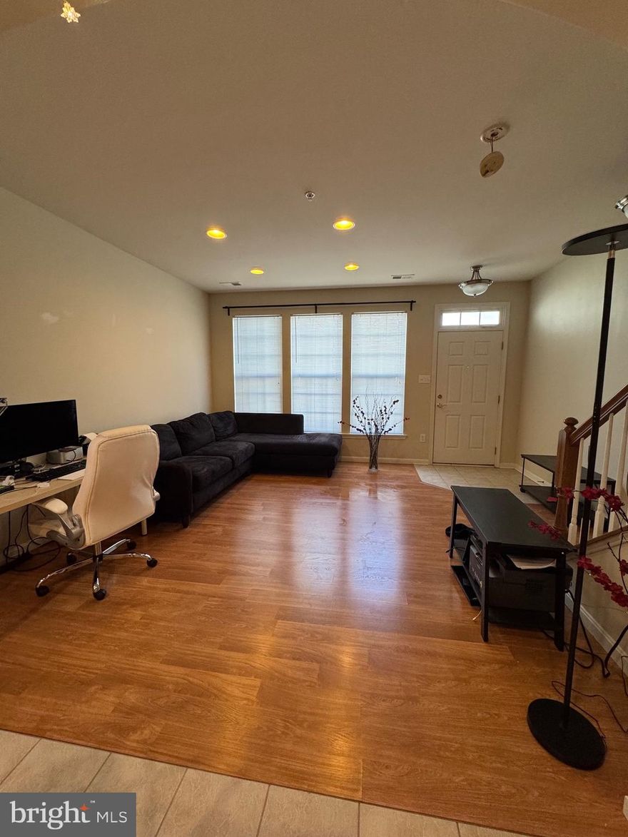 Fantastic  2 level, 2 bedroom, 2 bath garage condo  in desirable location! Over 1700 sqft, with open floor plan. Hardwood floors in living area and bedrooms. Primary Bedroom with en-suite, featuring a shower, AND soaking tub. Close to highways and amenities. Call Chuck with questions!