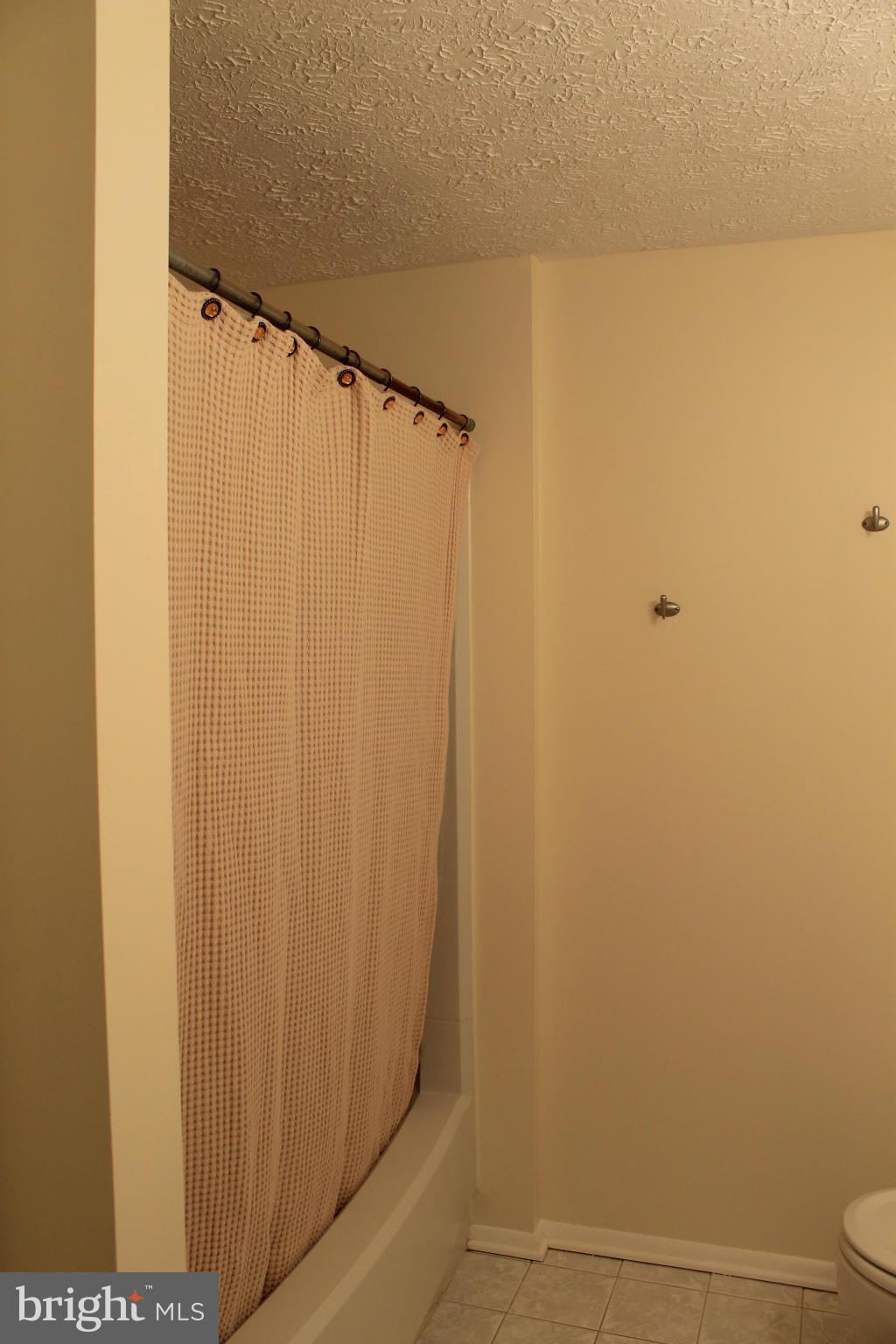 MONTIVIDEO SQUARE - Residential Lease