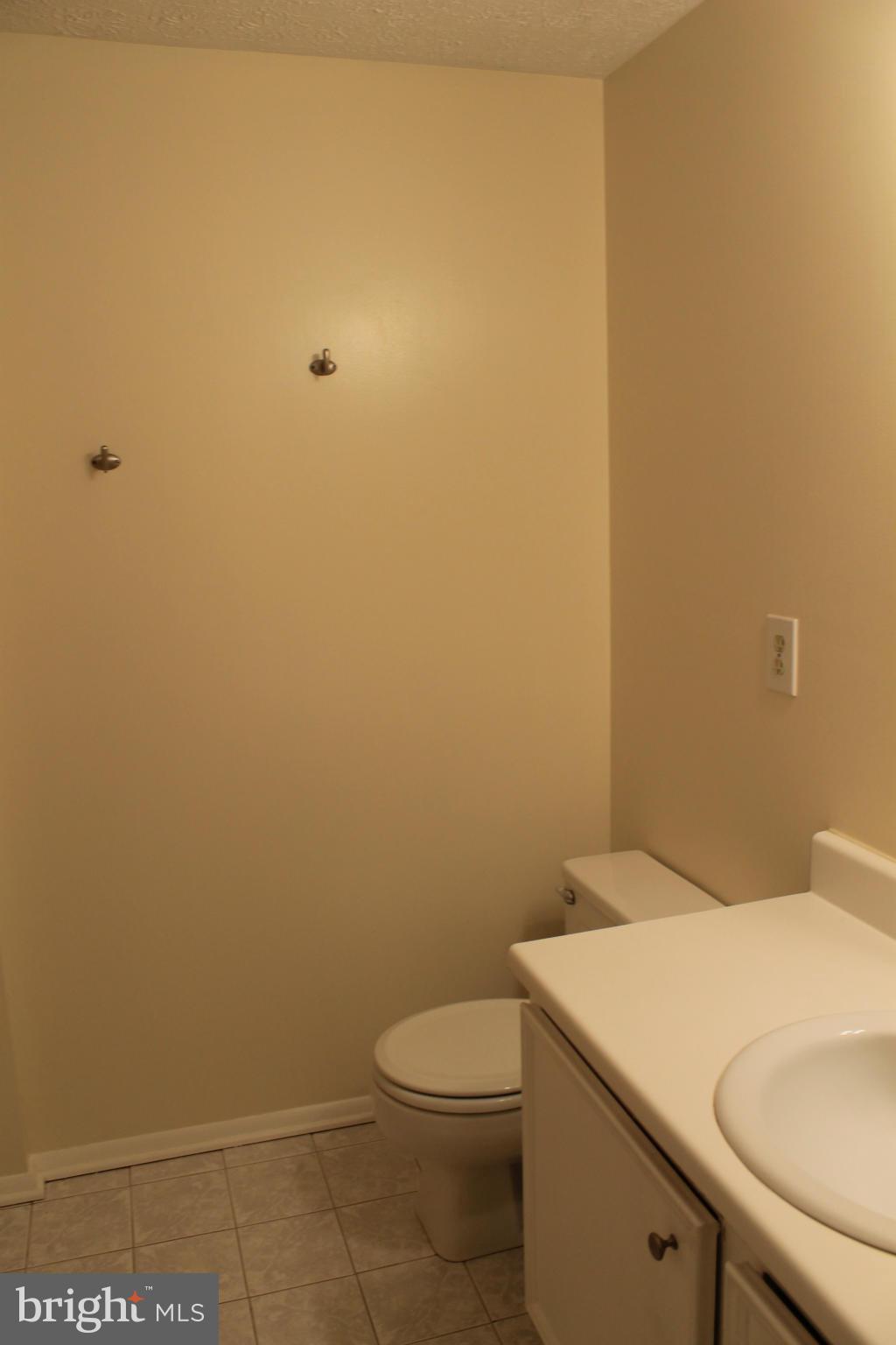 MONTIVIDEO SQUARE - Residential Lease