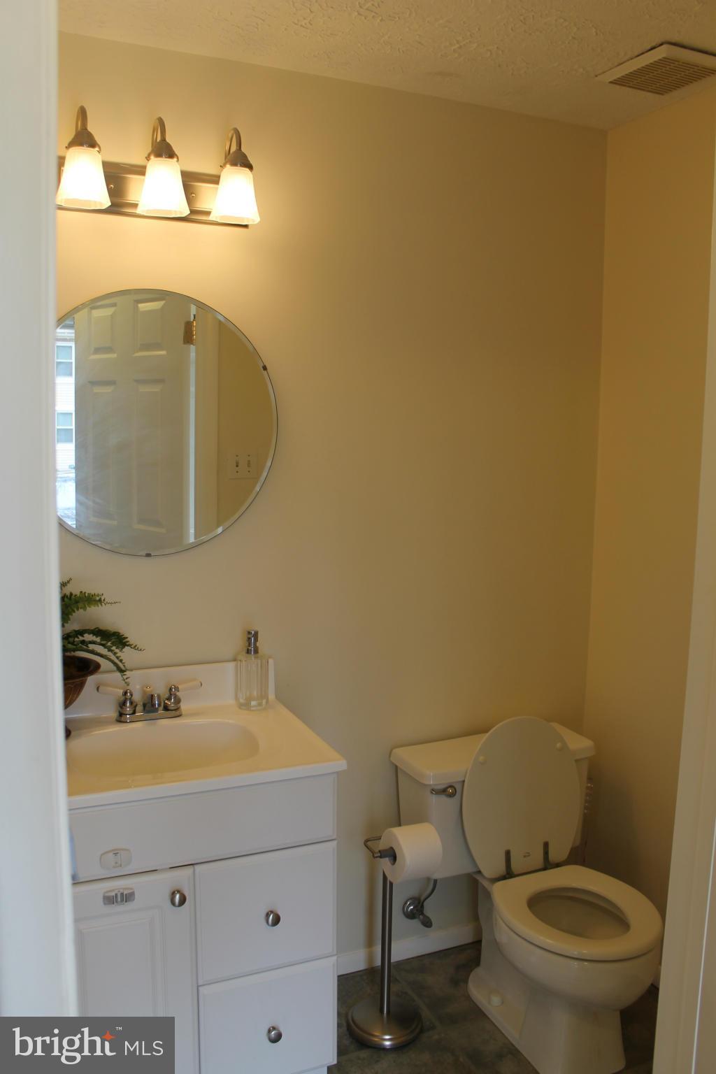 MONTIVIDEO SQUARE - Residential Lease