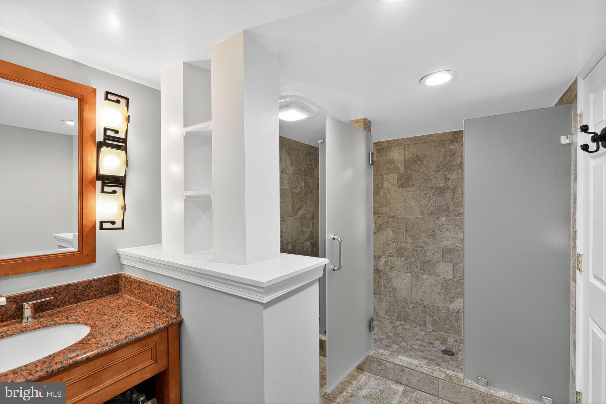 LINNCREST - Residential