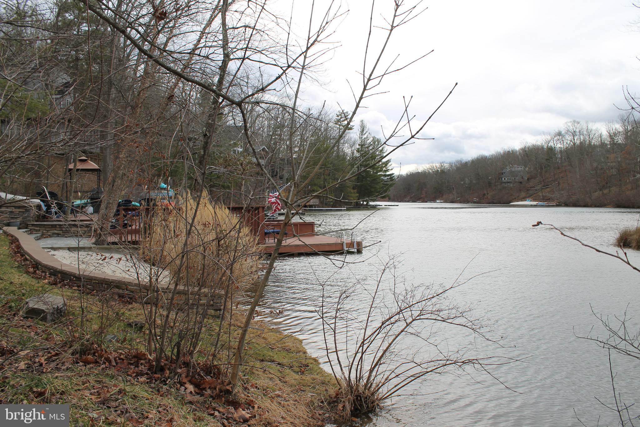 LAKE HOLIDAY ESTATES - Land