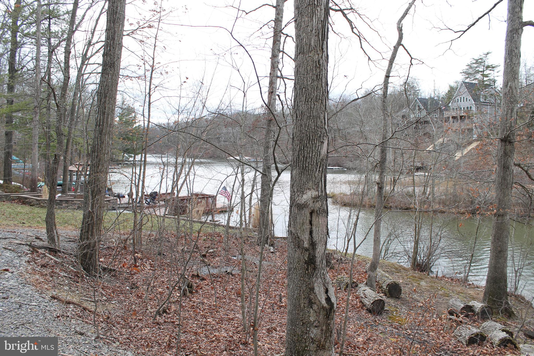 LAKE HOLIDAY ESTATES - Land