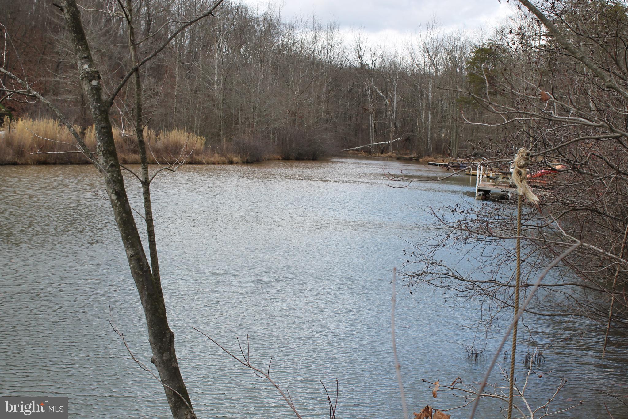 LAKE HOLIDAY ESTATES - Land