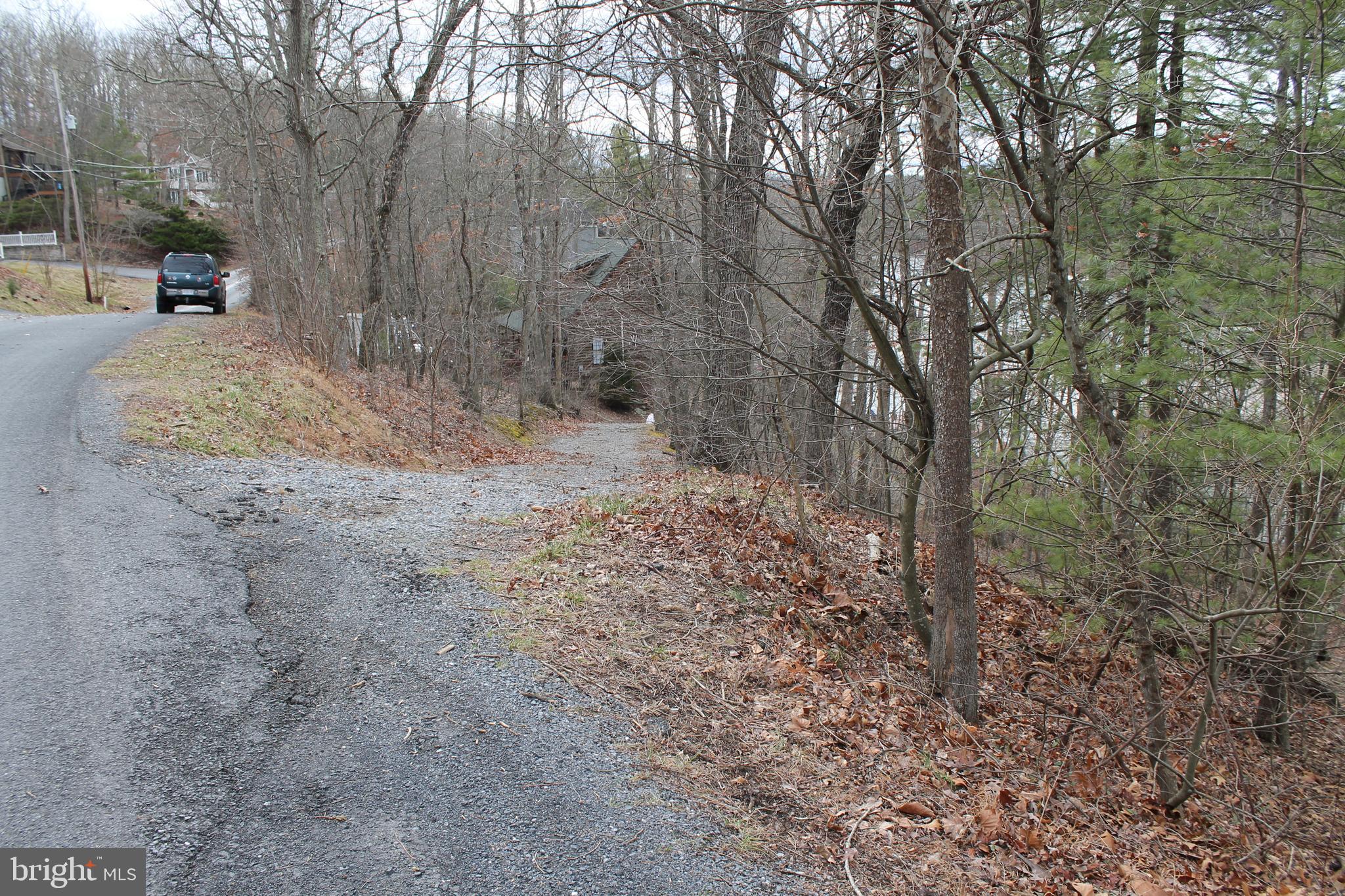 LAKE HOLIDAY ESTATES - Land