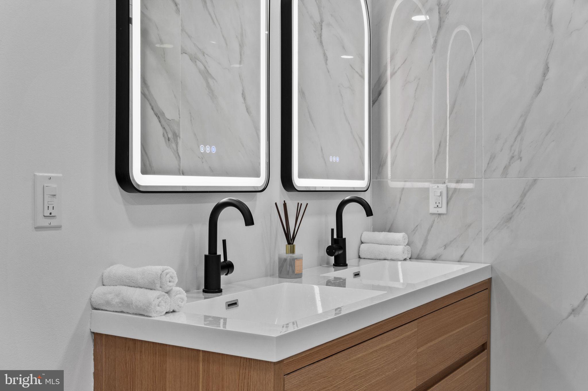 OLDE KENSINGTON - Residential