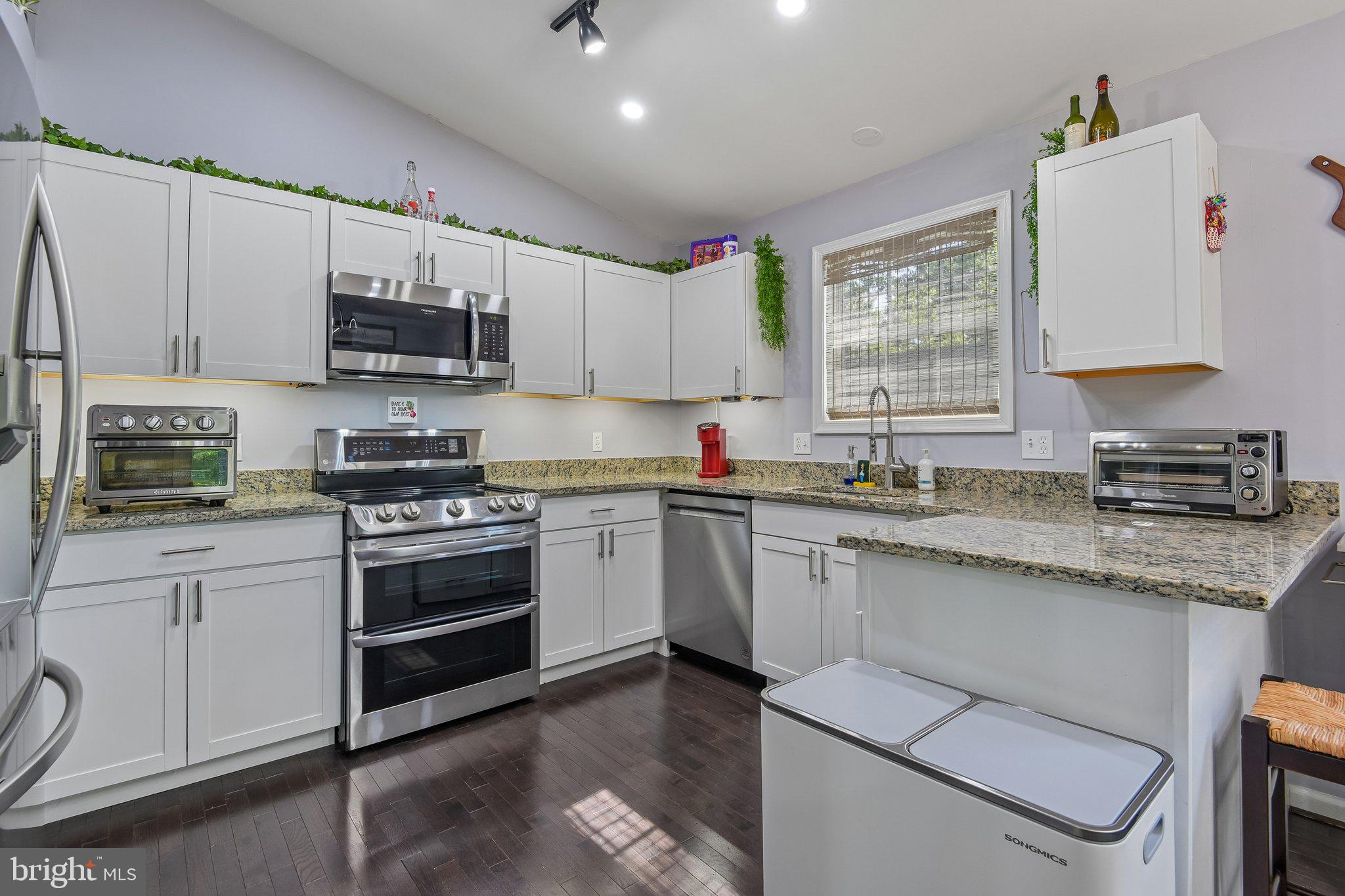 1178 GLENWOOD DL