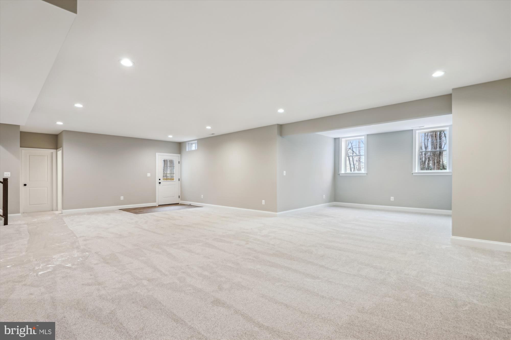 WARNER - Residential