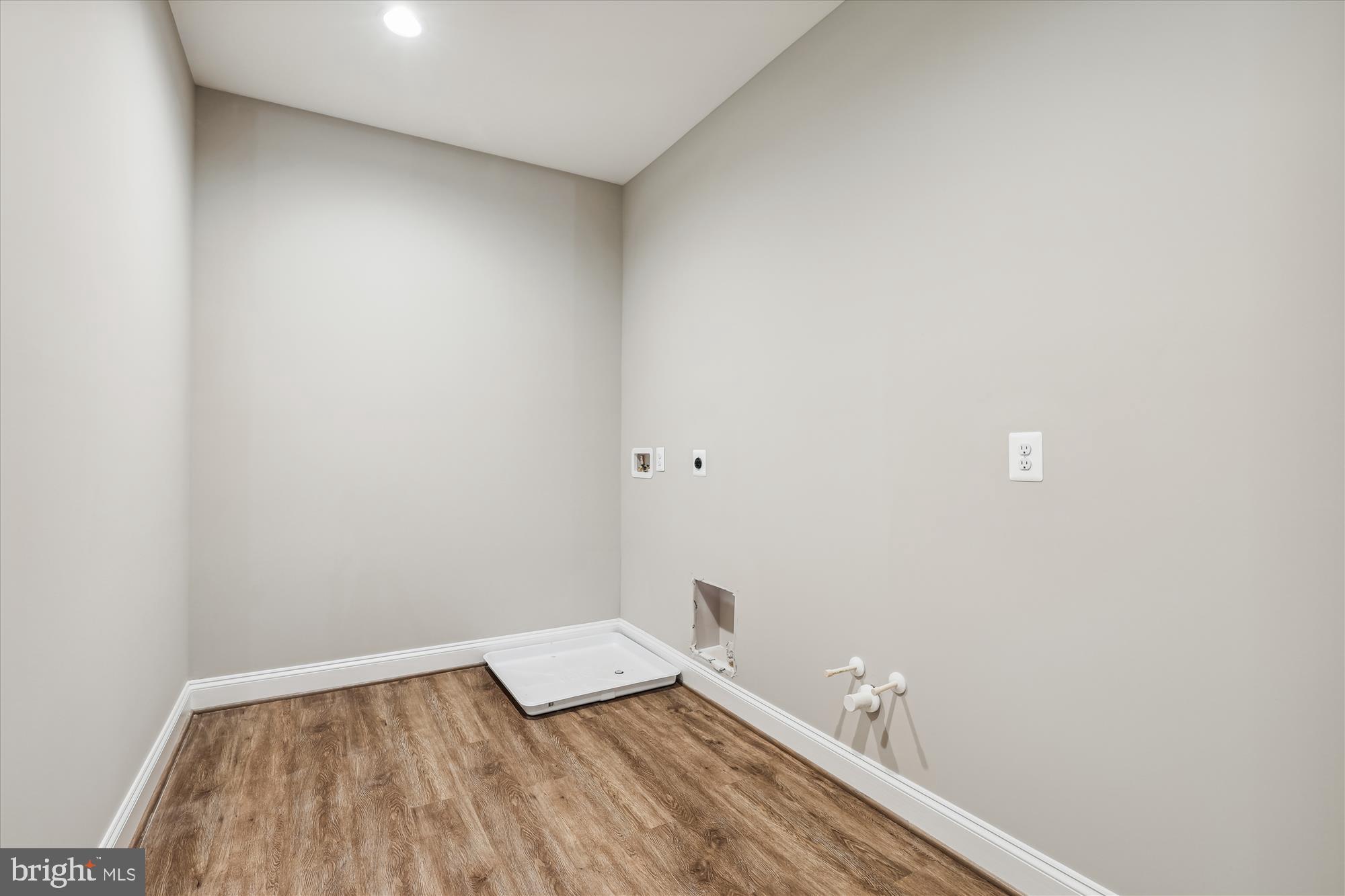 WARNER - Residential