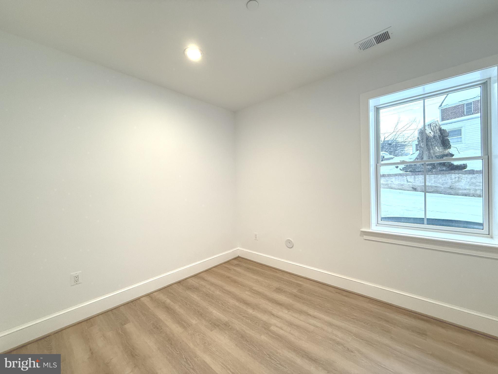 MEADOWBROOK VILLAGE - Residential Lease