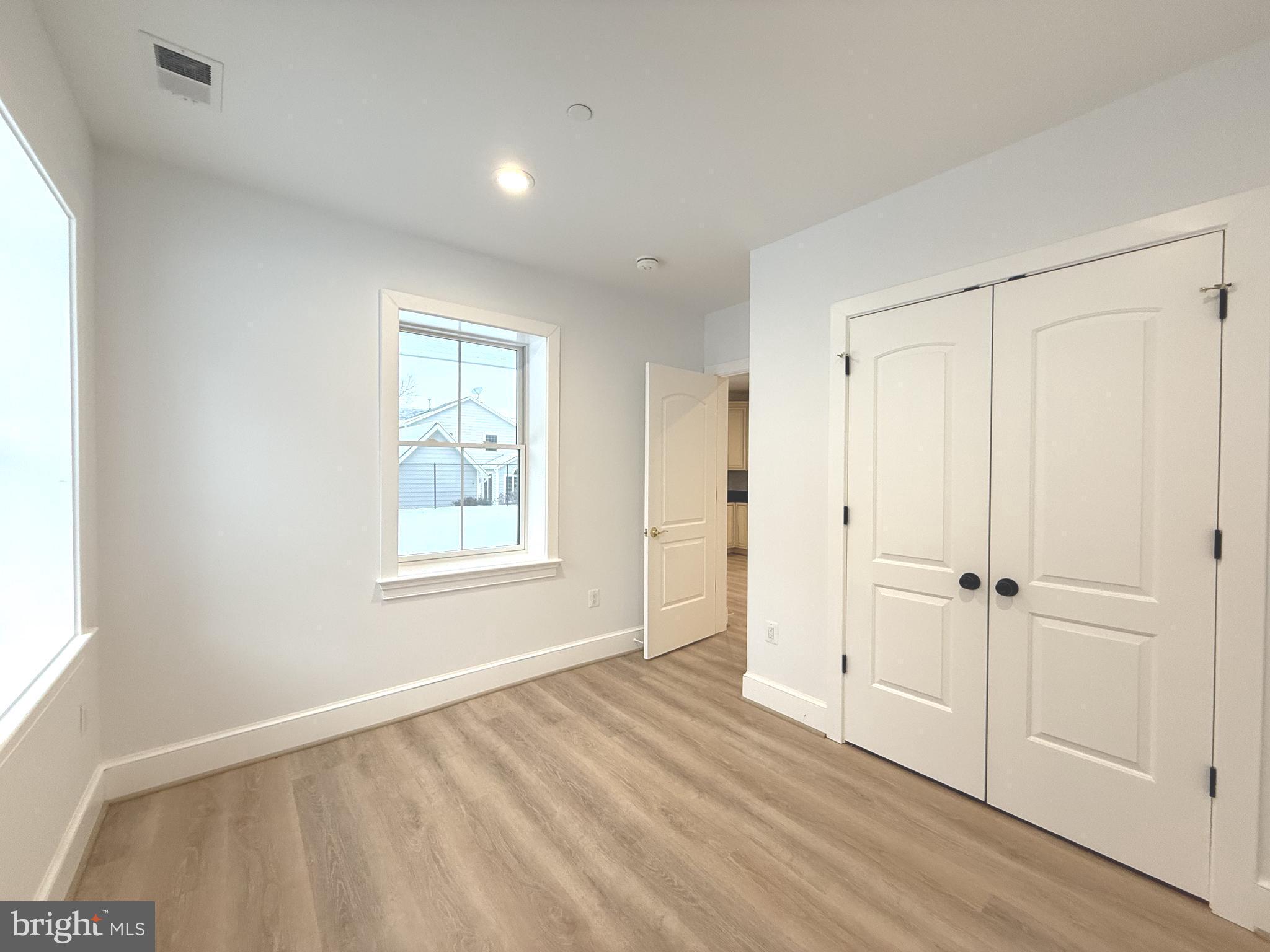 MEADOWBROOK VILLAGE - Residential Lease