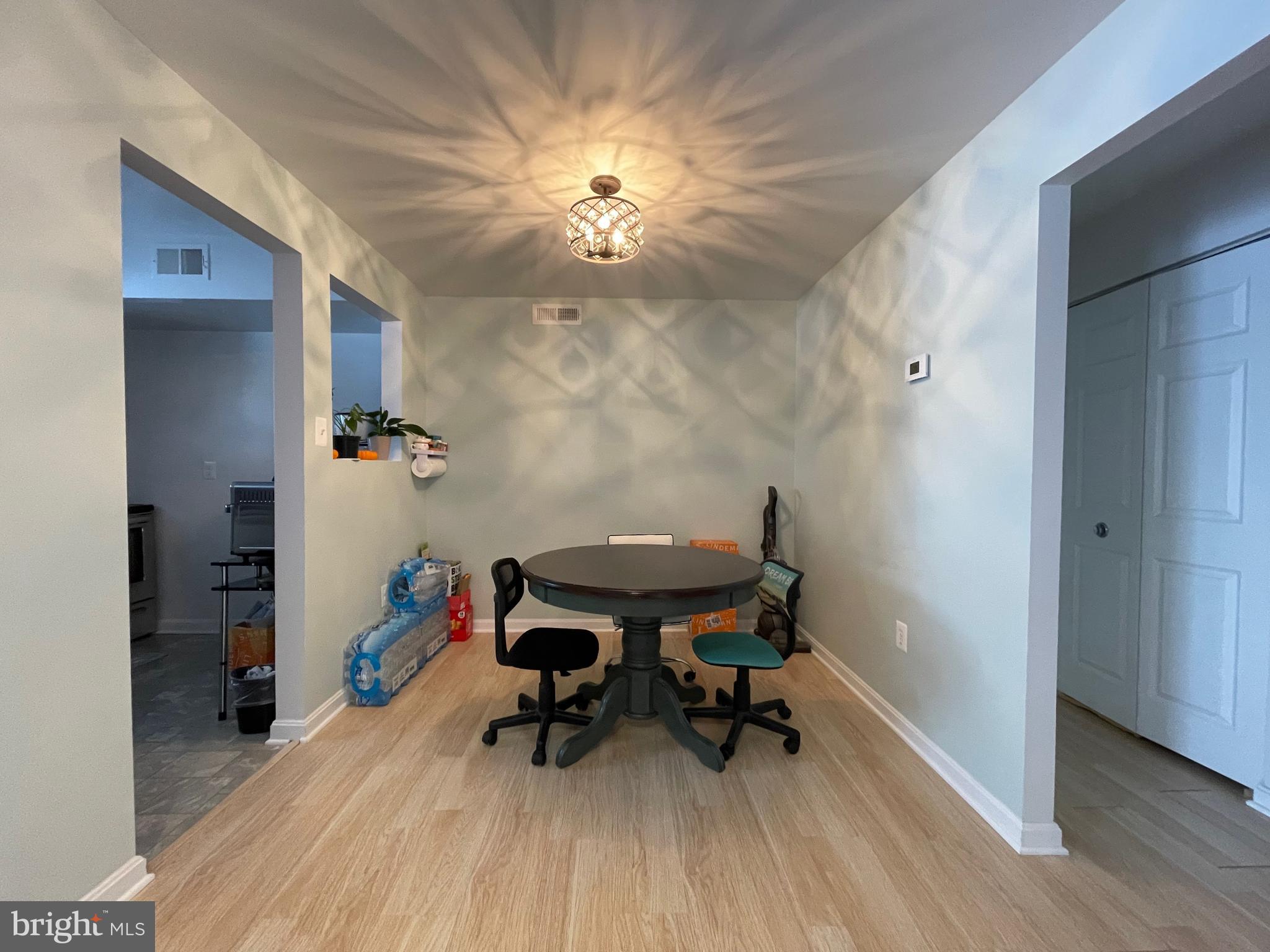 CAMELBACK VILLAGE - Residential