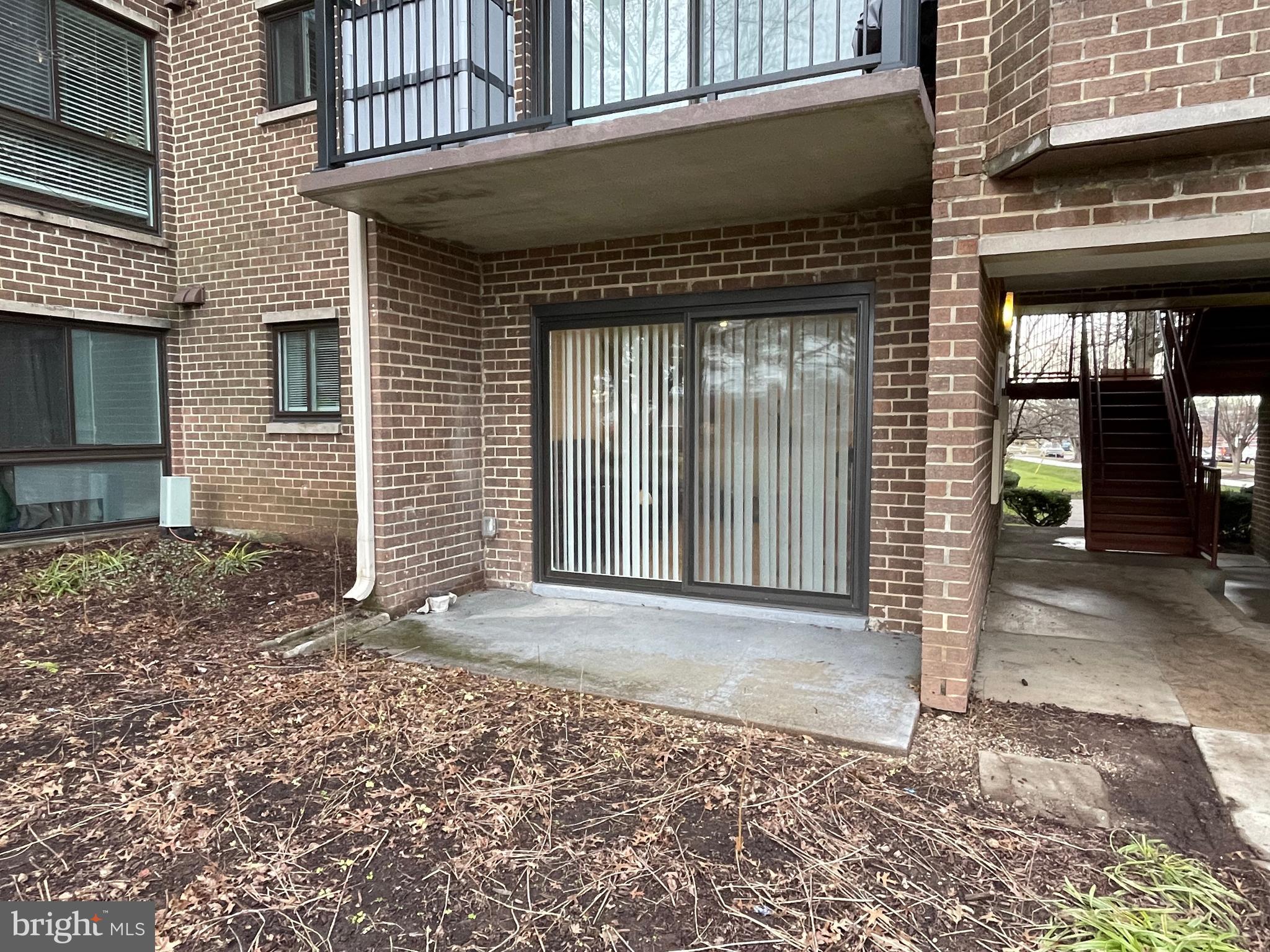 CAMELBACK VILLAGE - Residential