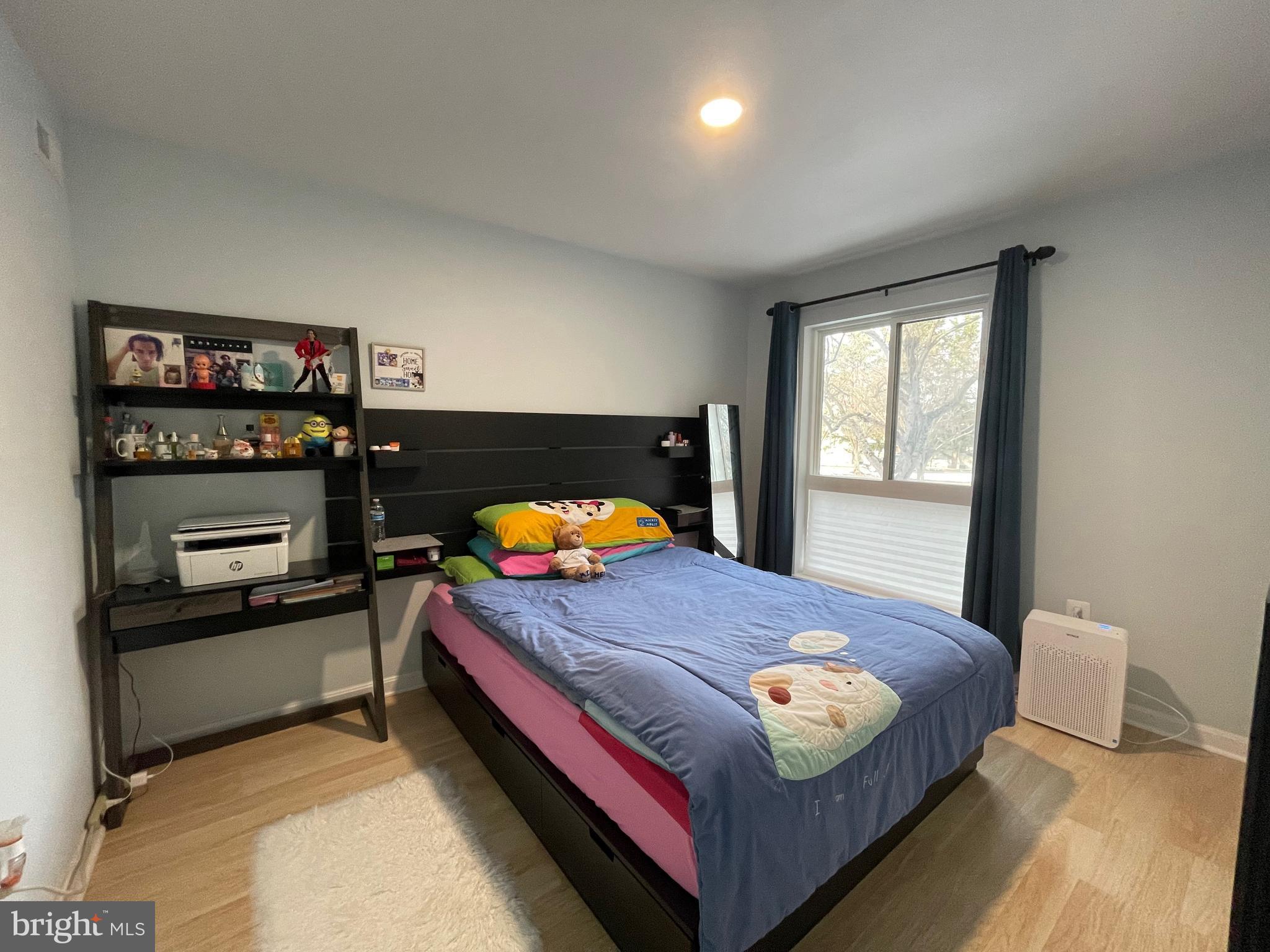 CAMELBACK VILLAGE - Residential