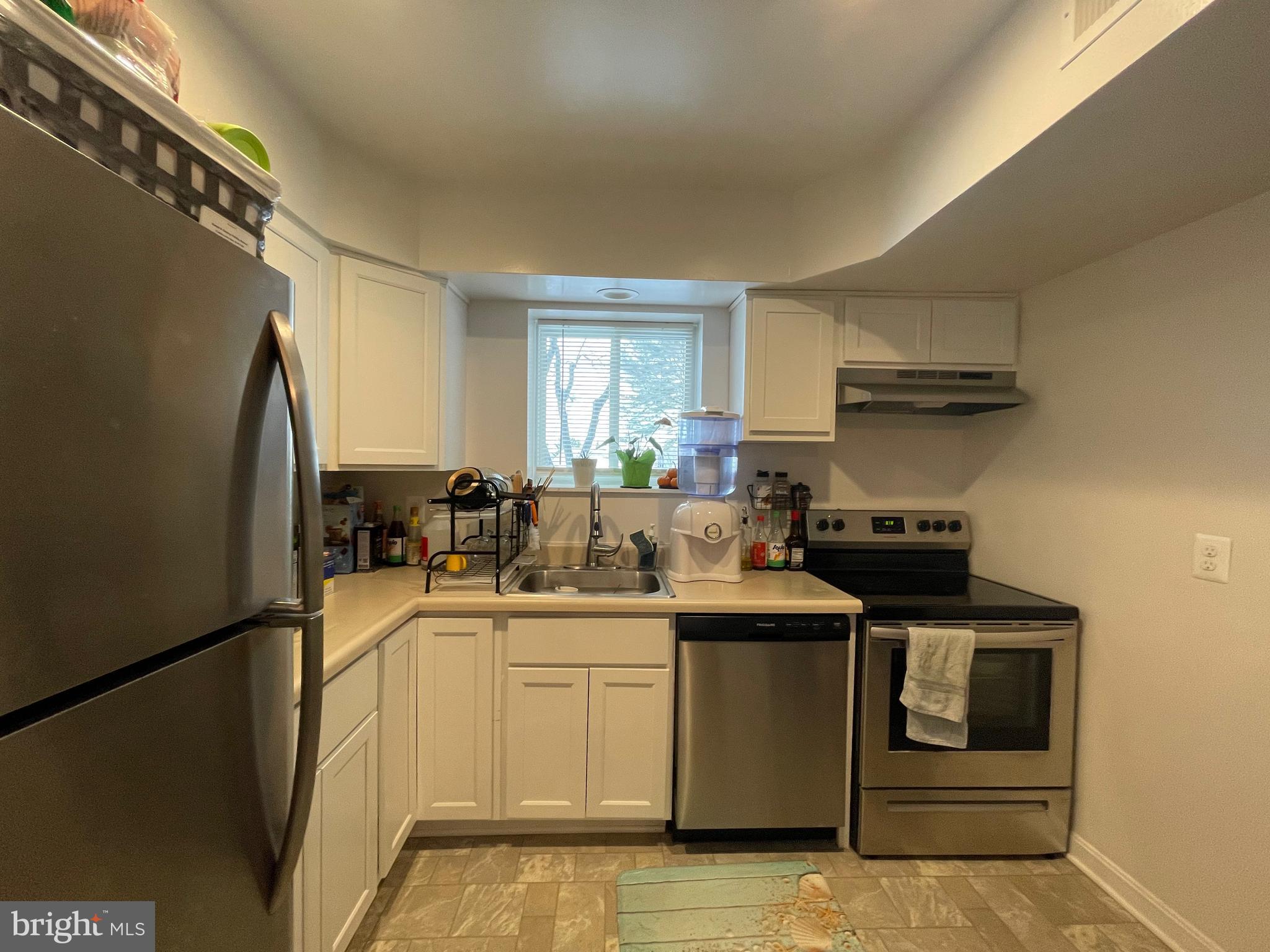 CAMELBACK VILLAGE - Residential