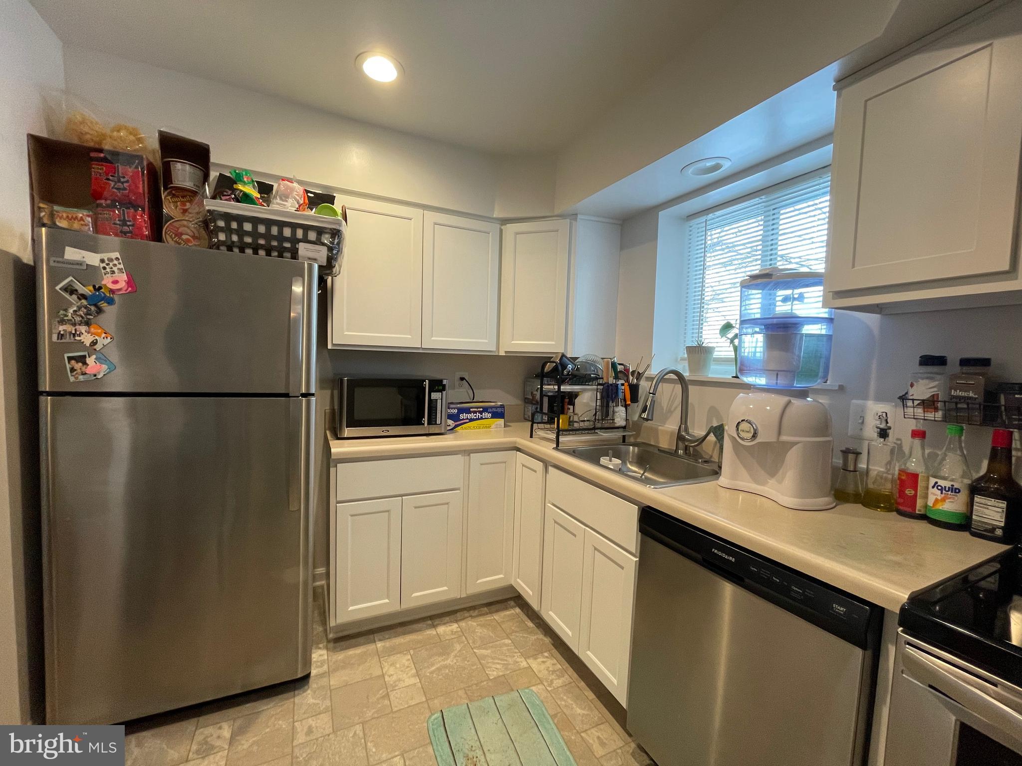 CAMELBACK VILLAGE - Residential