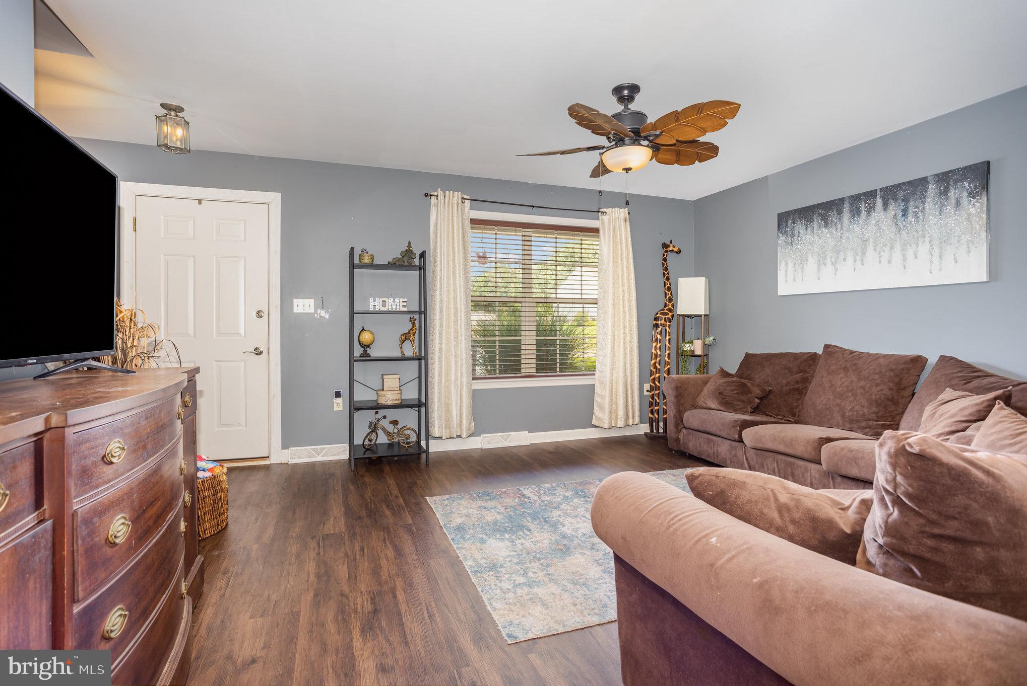 4042 JULES LANE