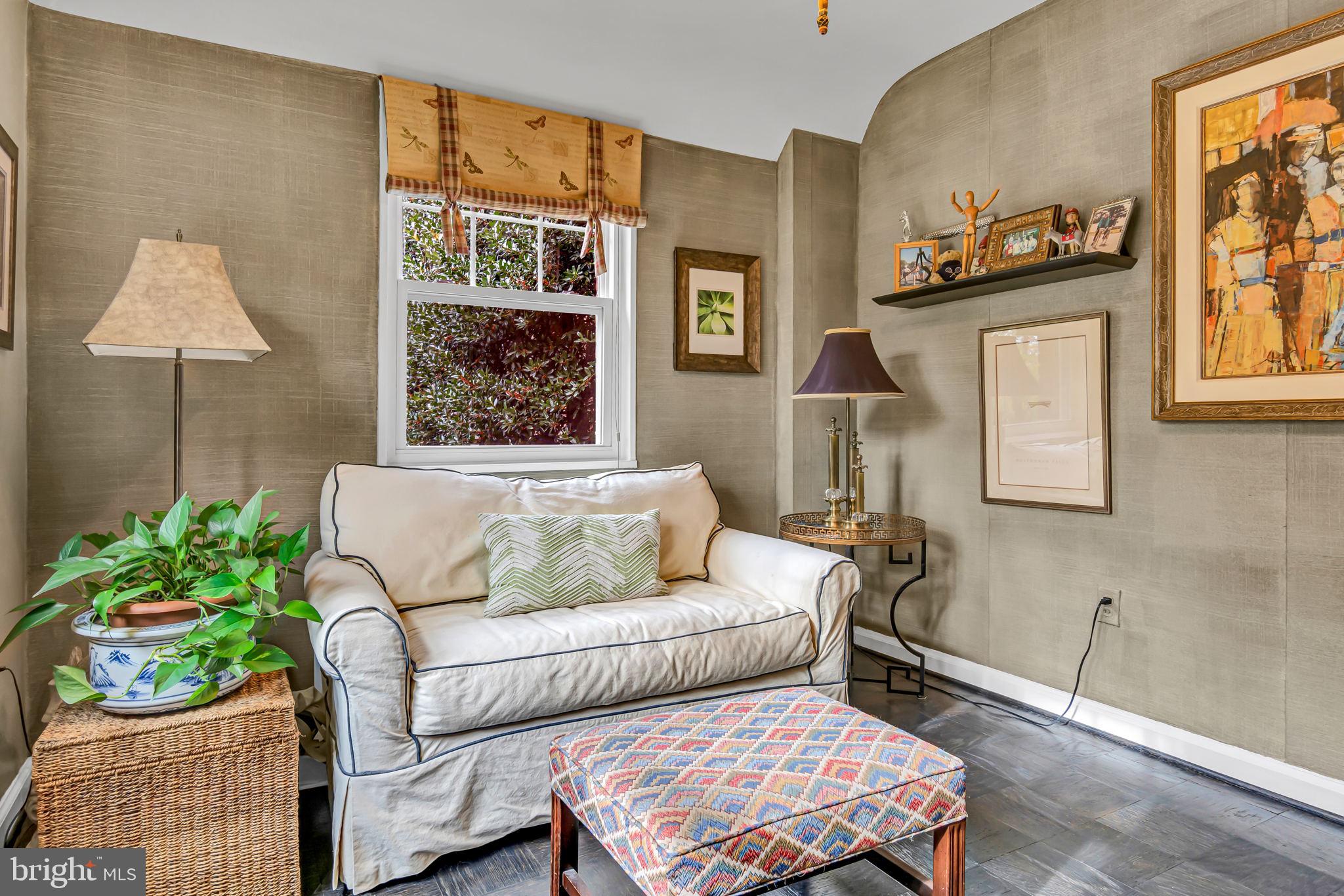 ROSSLYN HEIGHTS - Residential Lease