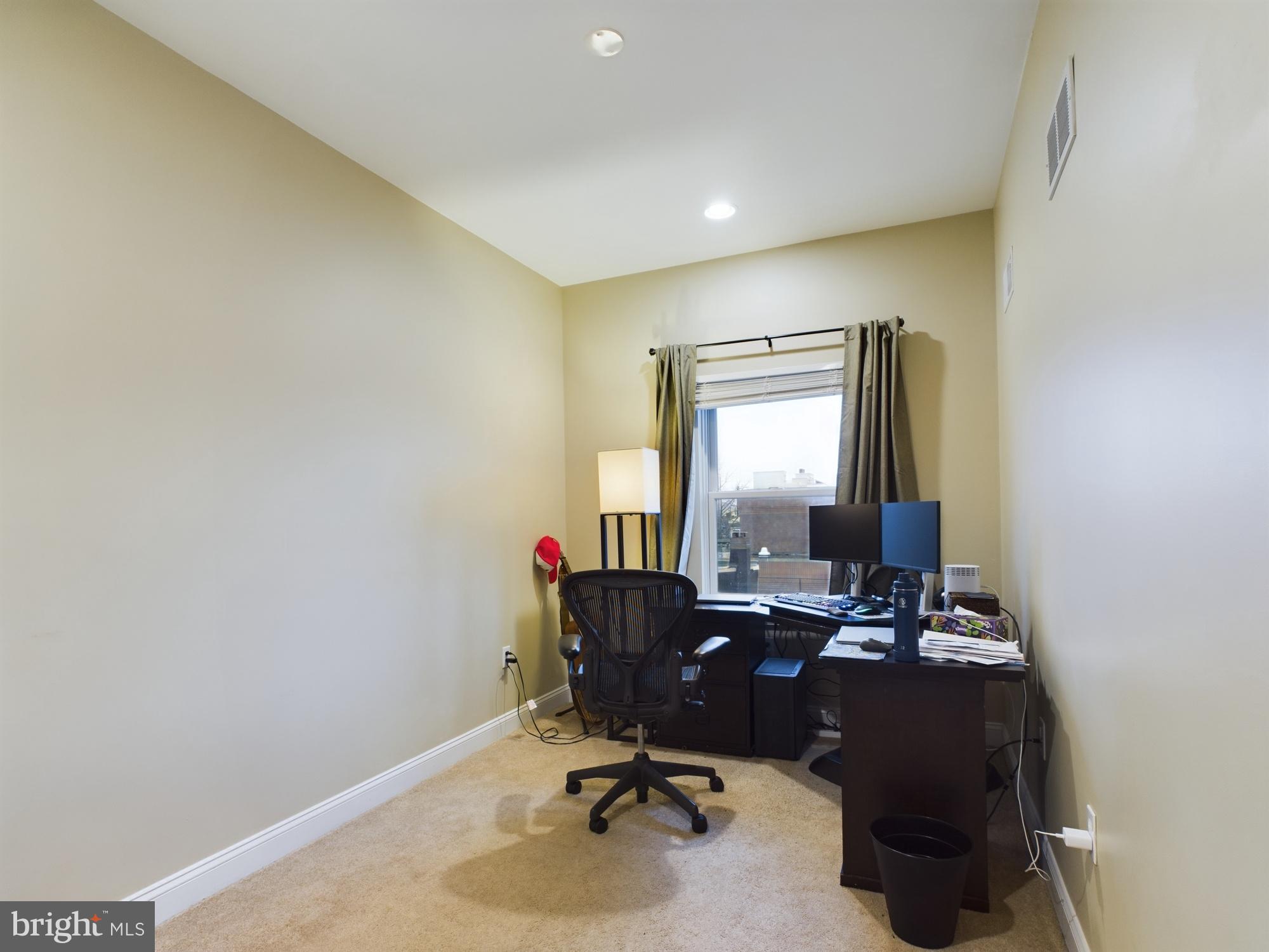 EAST PASSYUNK CROSSING - Residential Lease