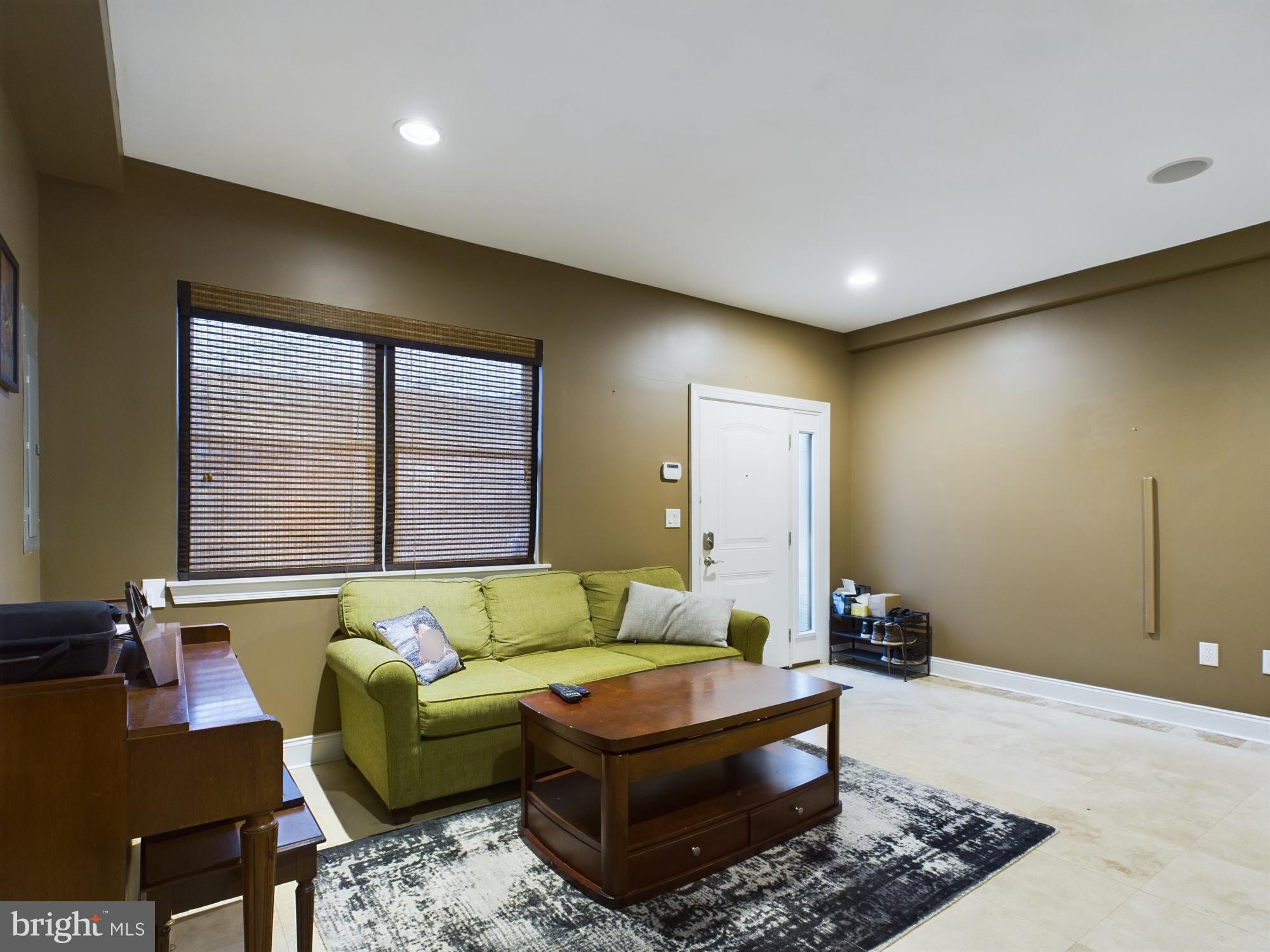 EAST PASSYUNK CROSSING - Residential Lease