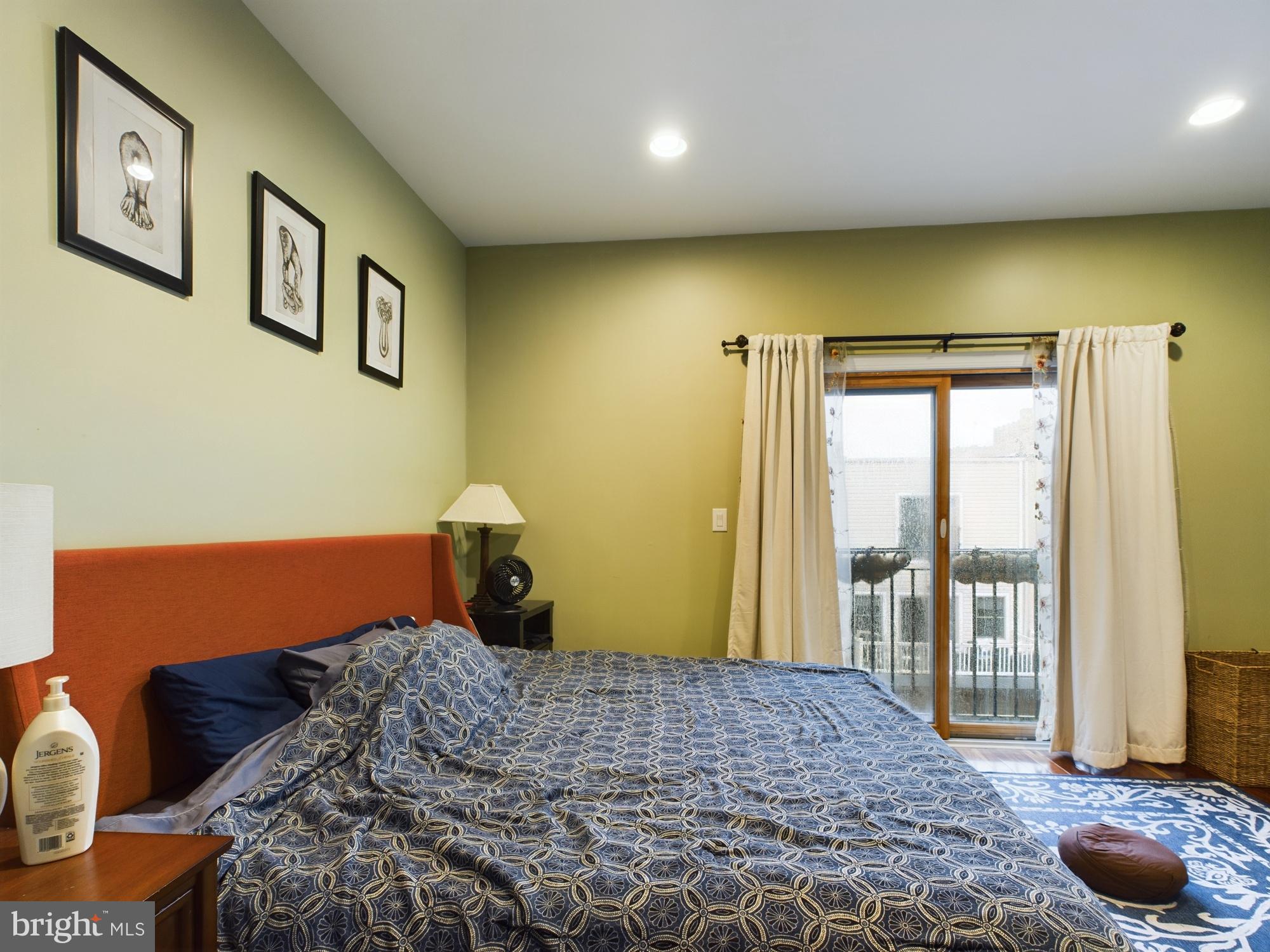 EAST PASSYUNK CROSSING - Residential Lease