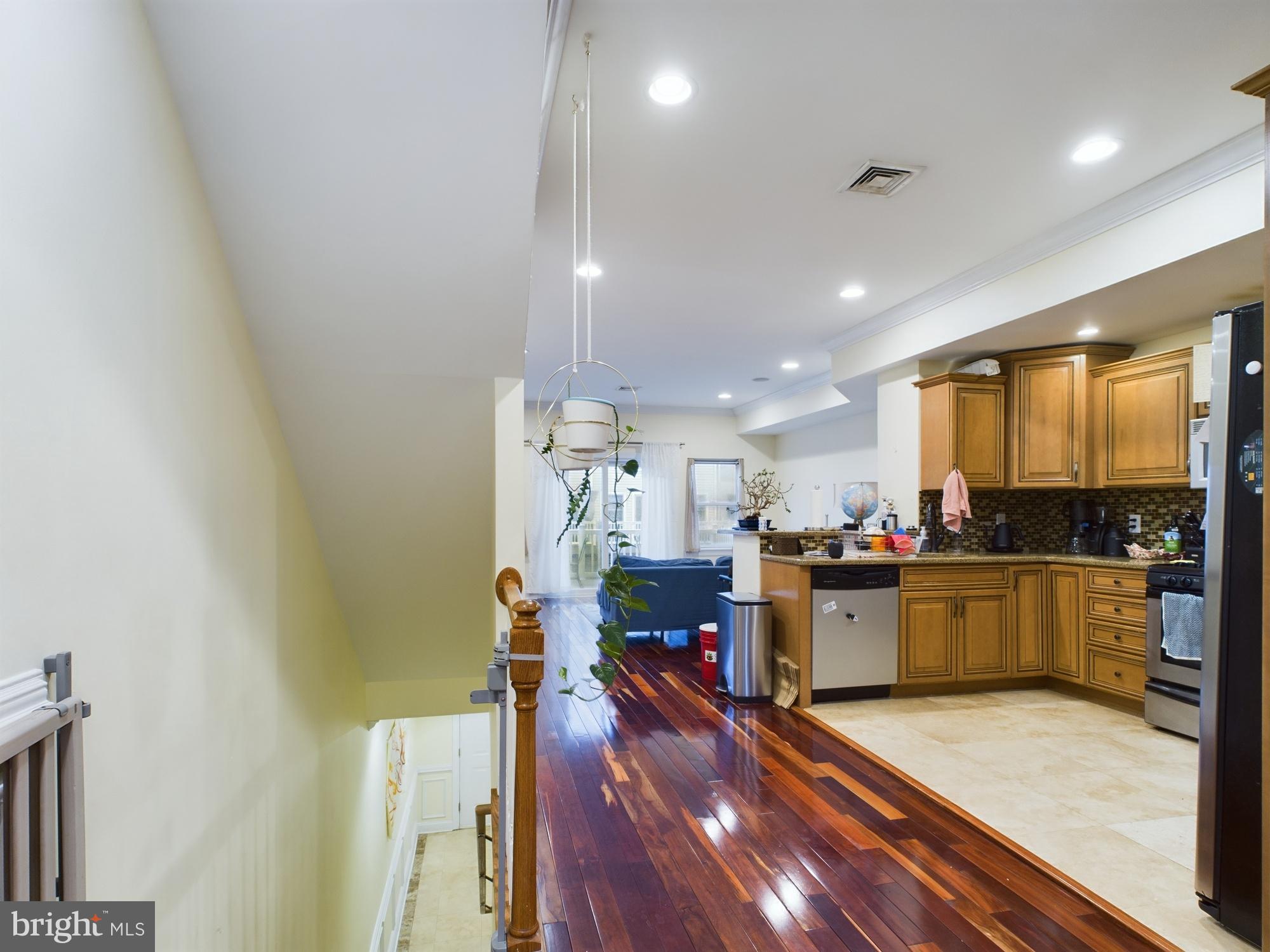 EAST PASSYUNK CROSSING - Residential Lease