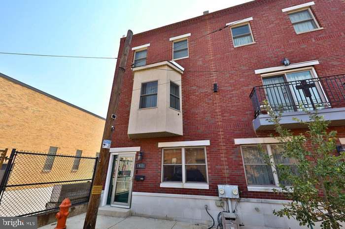 EAST PASSYUNK CROSSING - Residential Lease