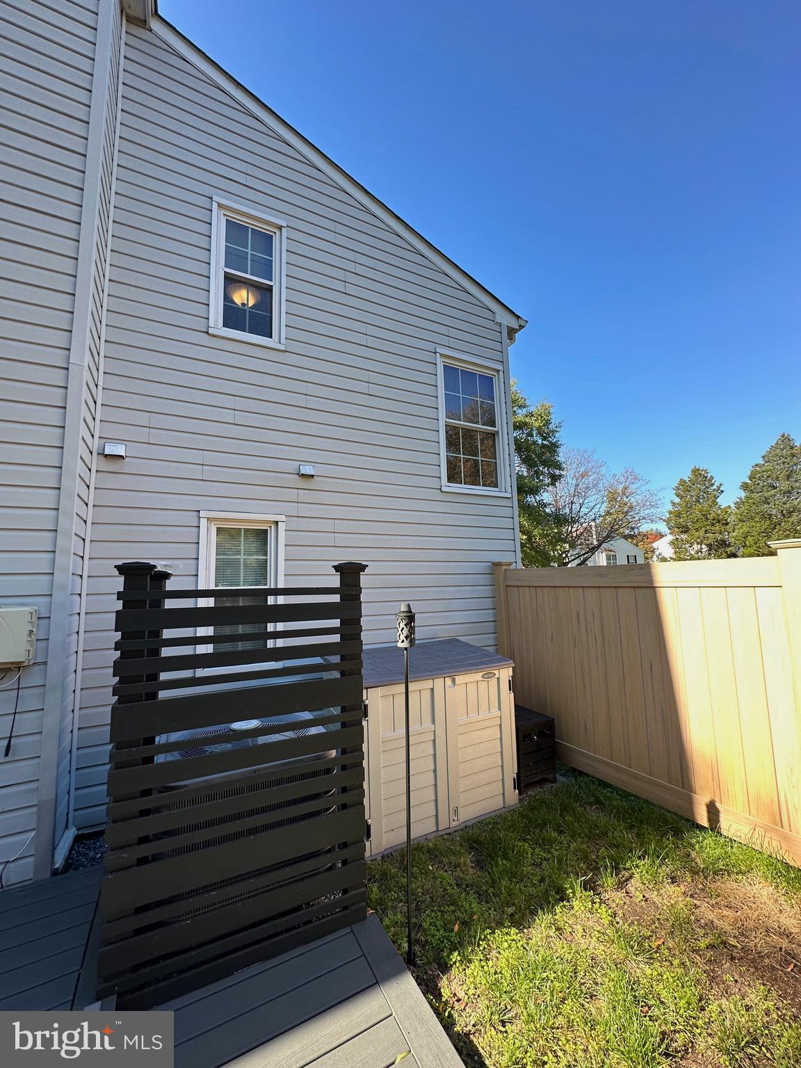 SINGLETONS GROVE - Residential Lease