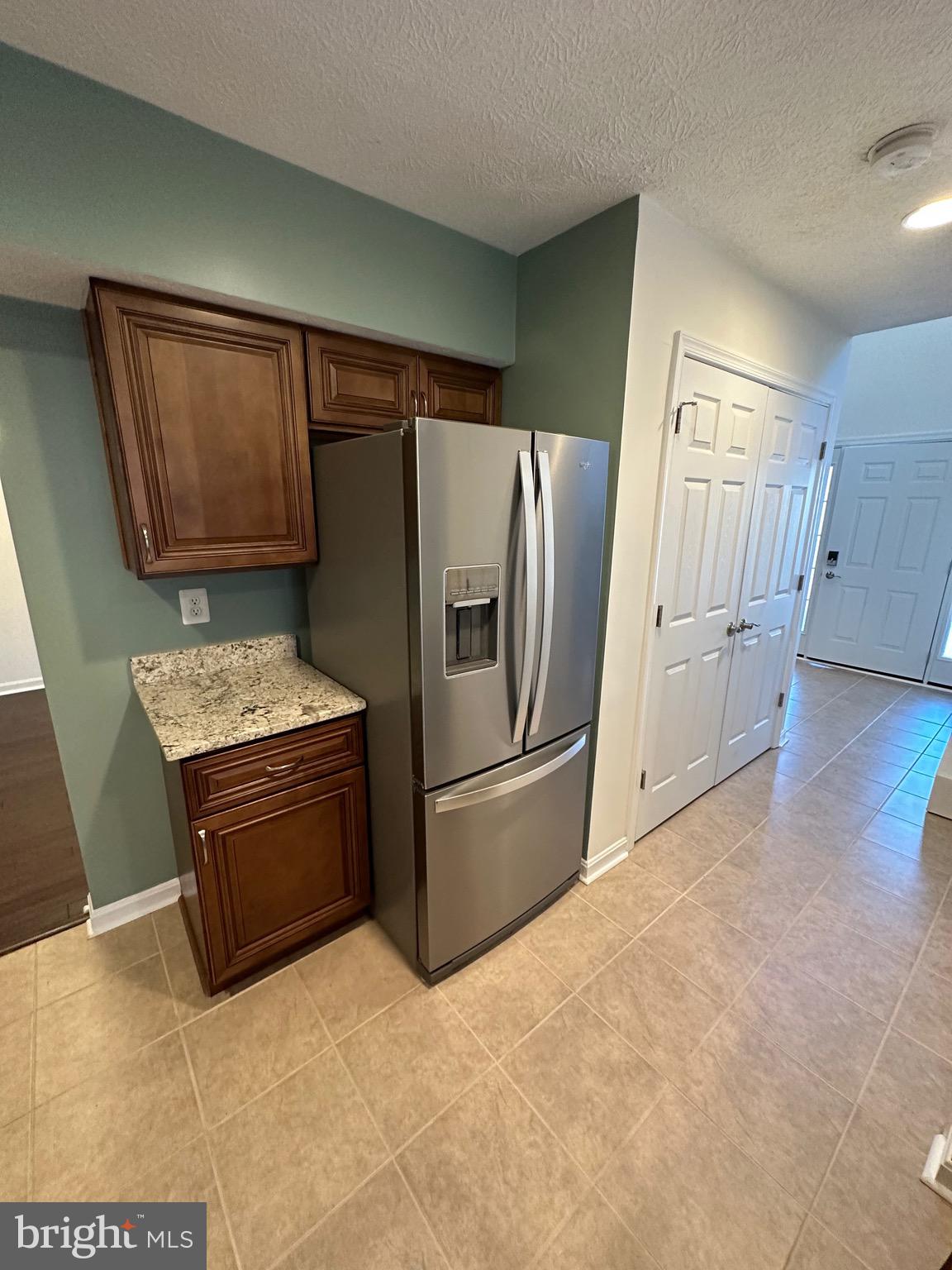 SINGLETONS GROVE - Residential Lease