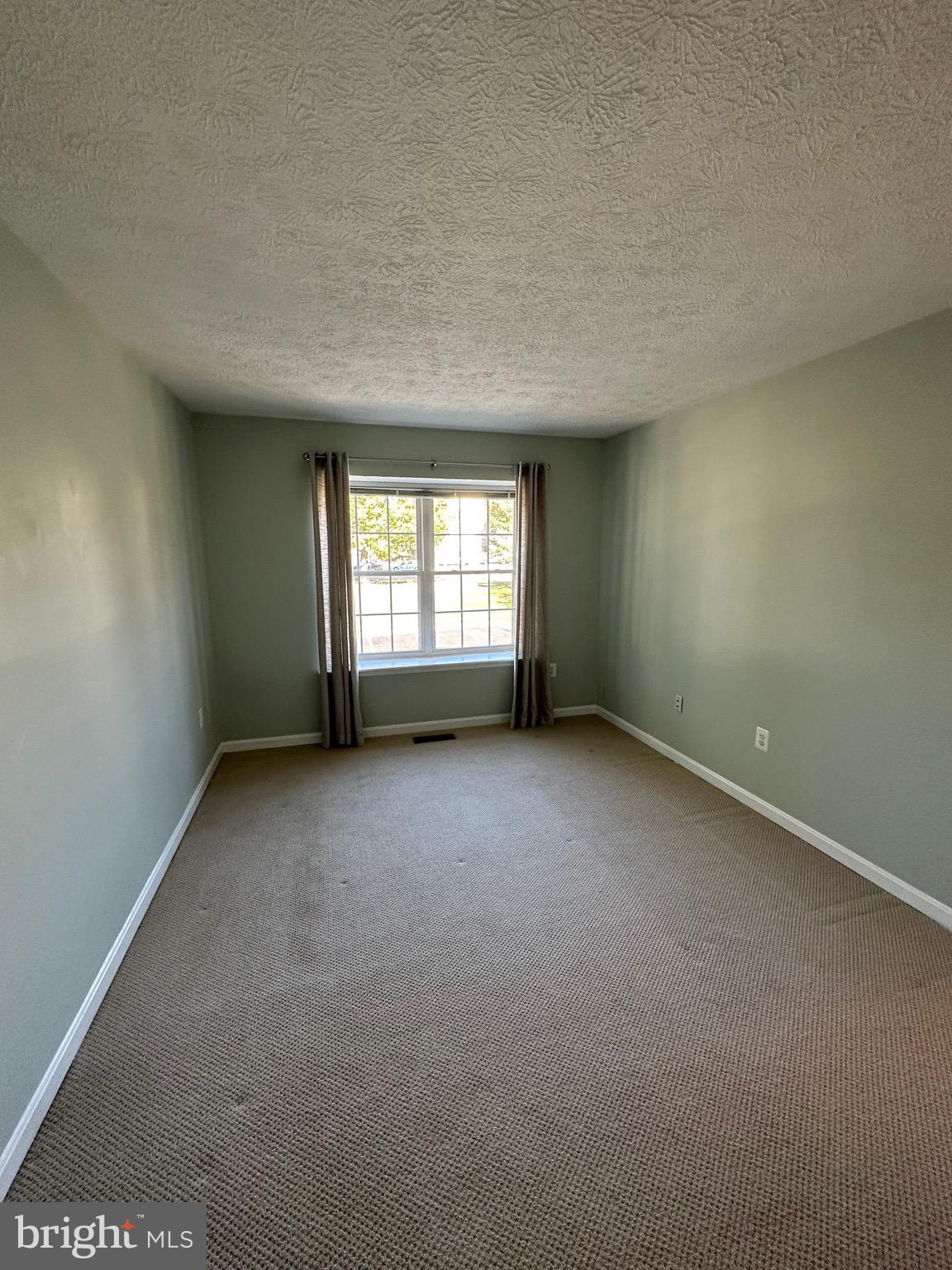 SINGLETONS GROVE - Residential Lease