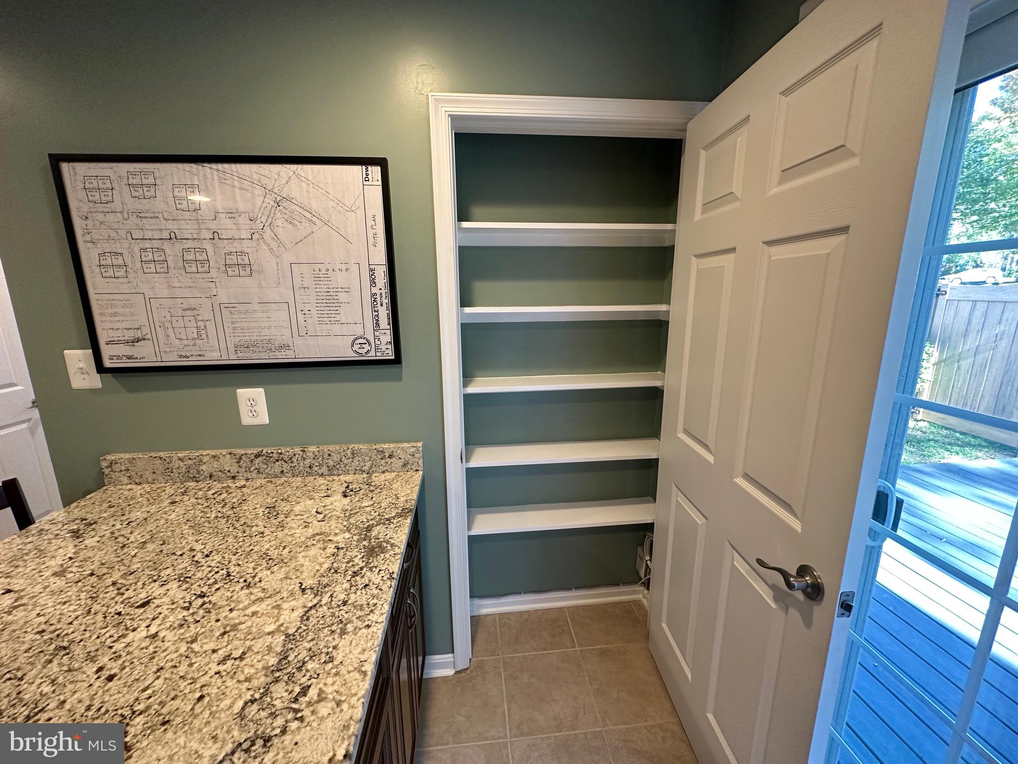 SINGLETONS GROVE - Residential Lease