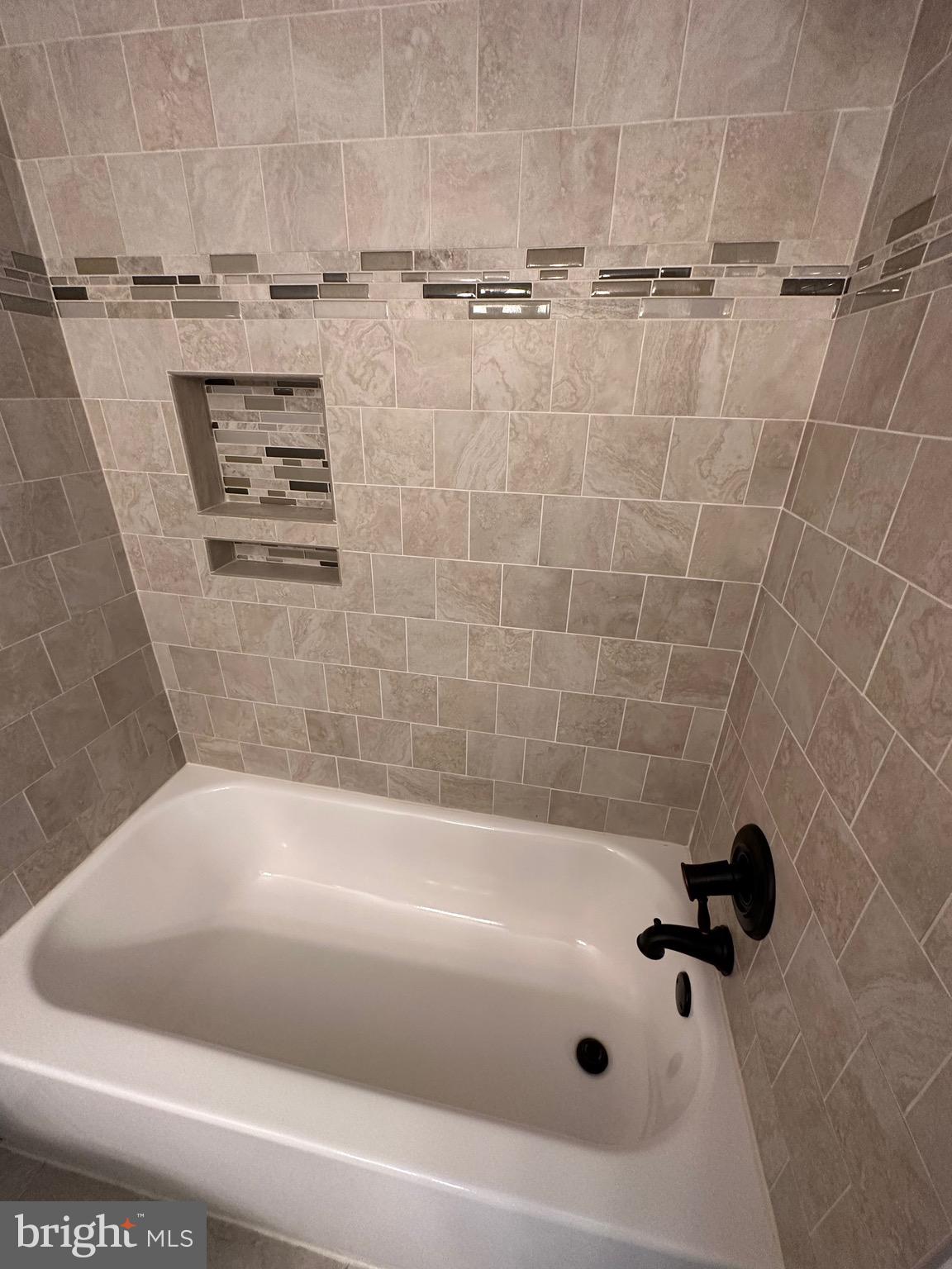 SINGLETONS GROVE - Residential Lease