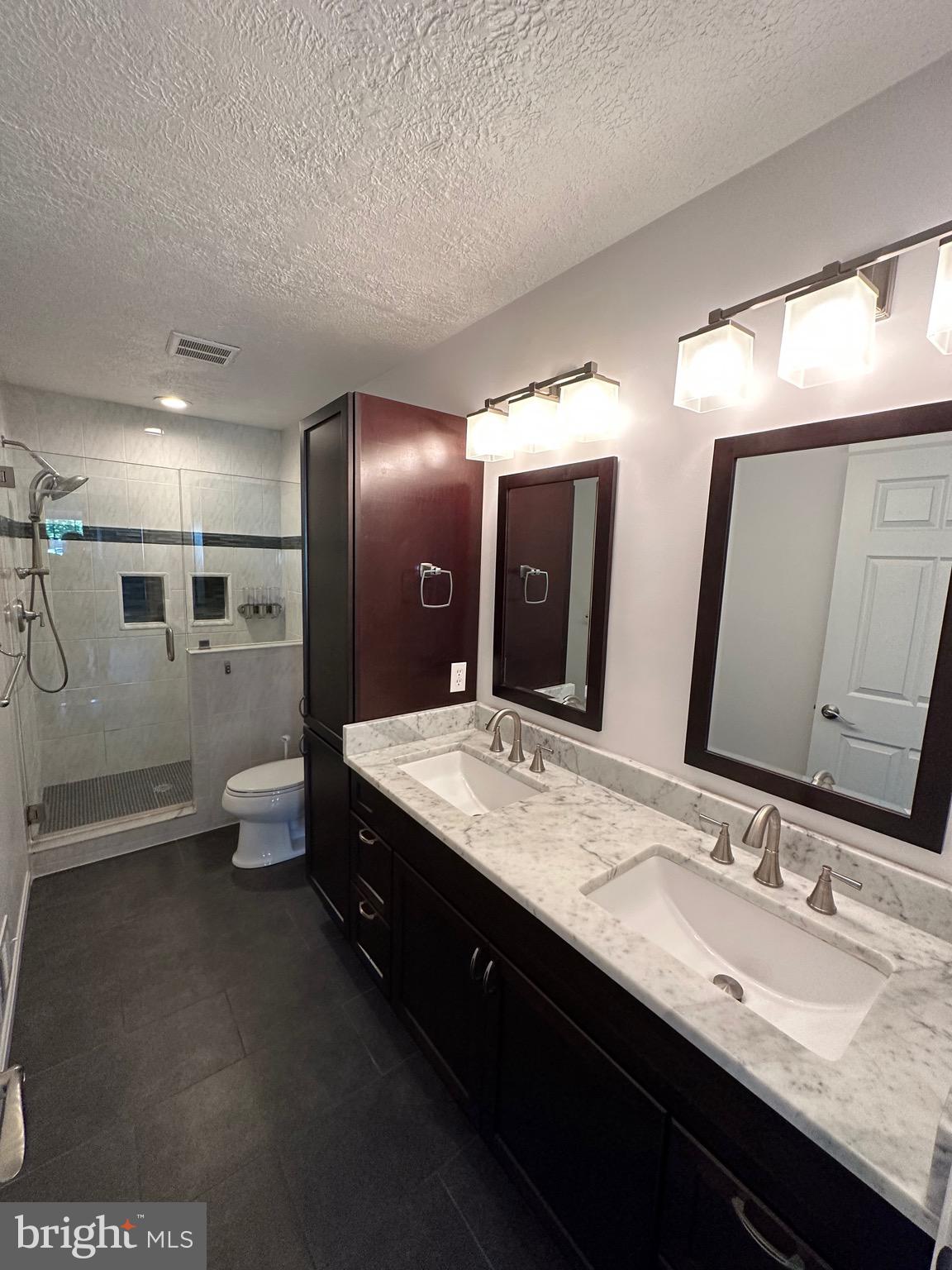 SINGLETONS GROVE - Residential Lease