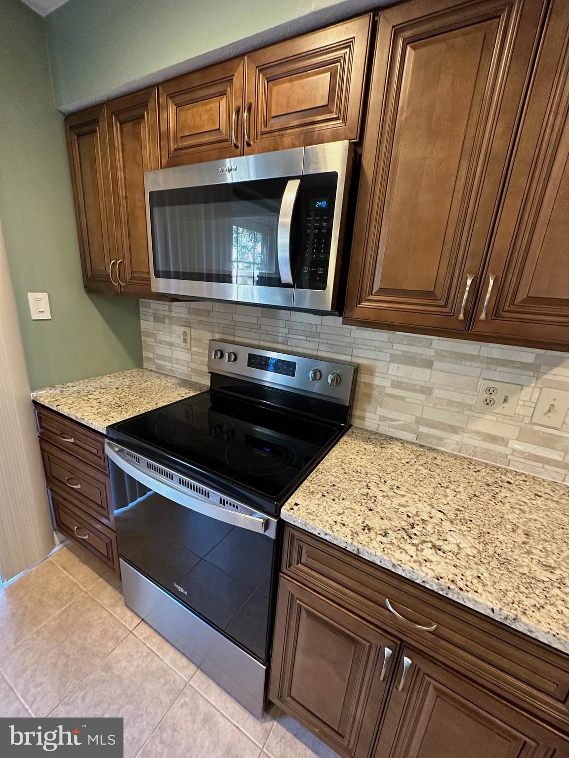 SINGLETONS GROVE - Residential Lease