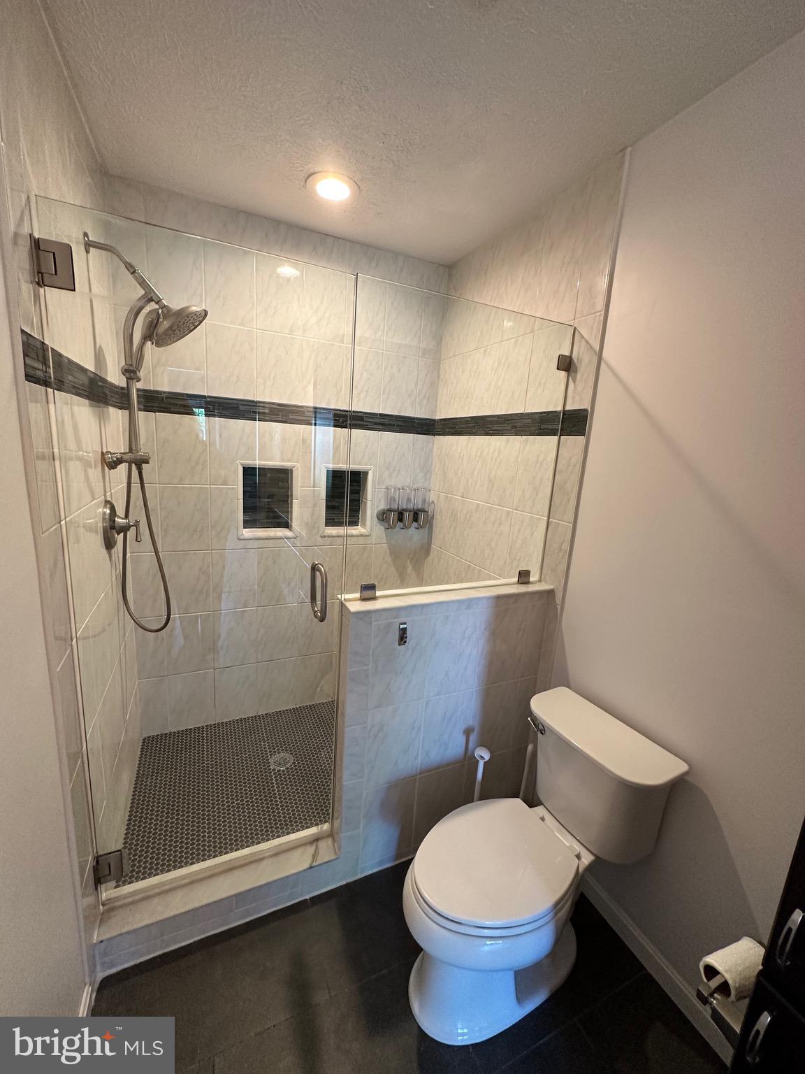 SINGLETONS GROVE - Residential Lease