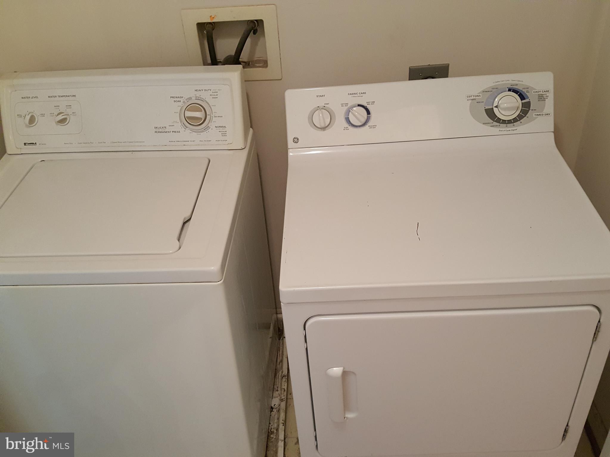 PARADISE - Residential Lease