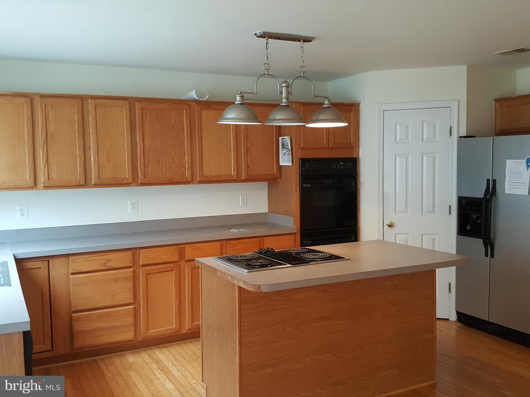 PARADISE - Residential Lease