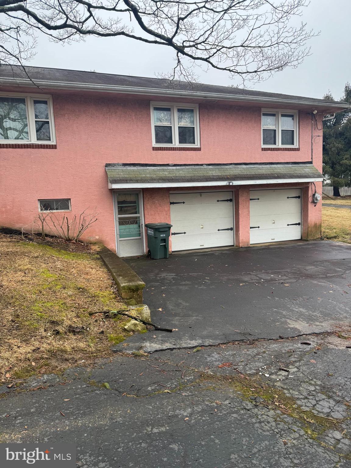 HUNTINGDON HILLS - Residential