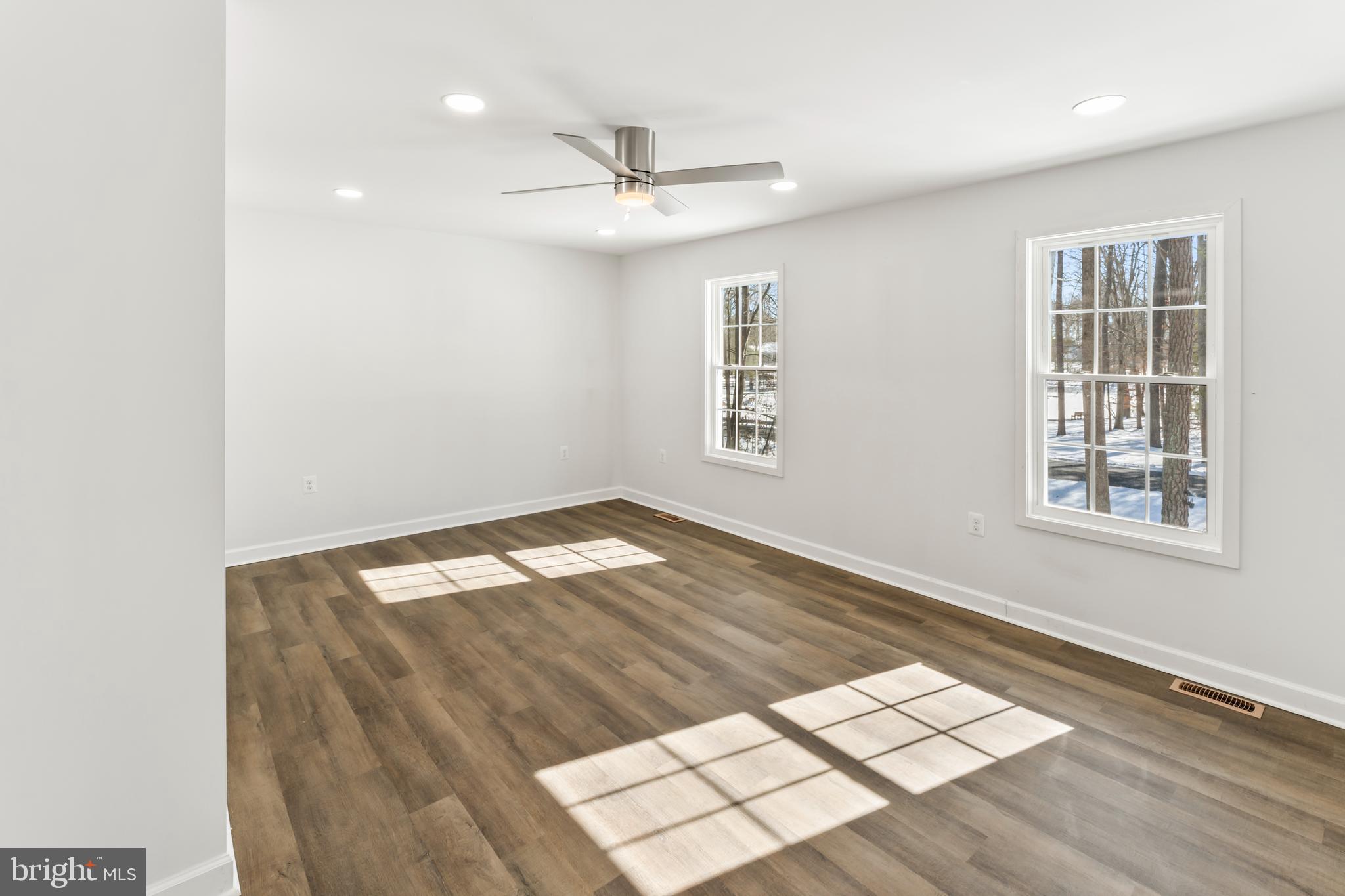 LAKE CAROLINE - Residential