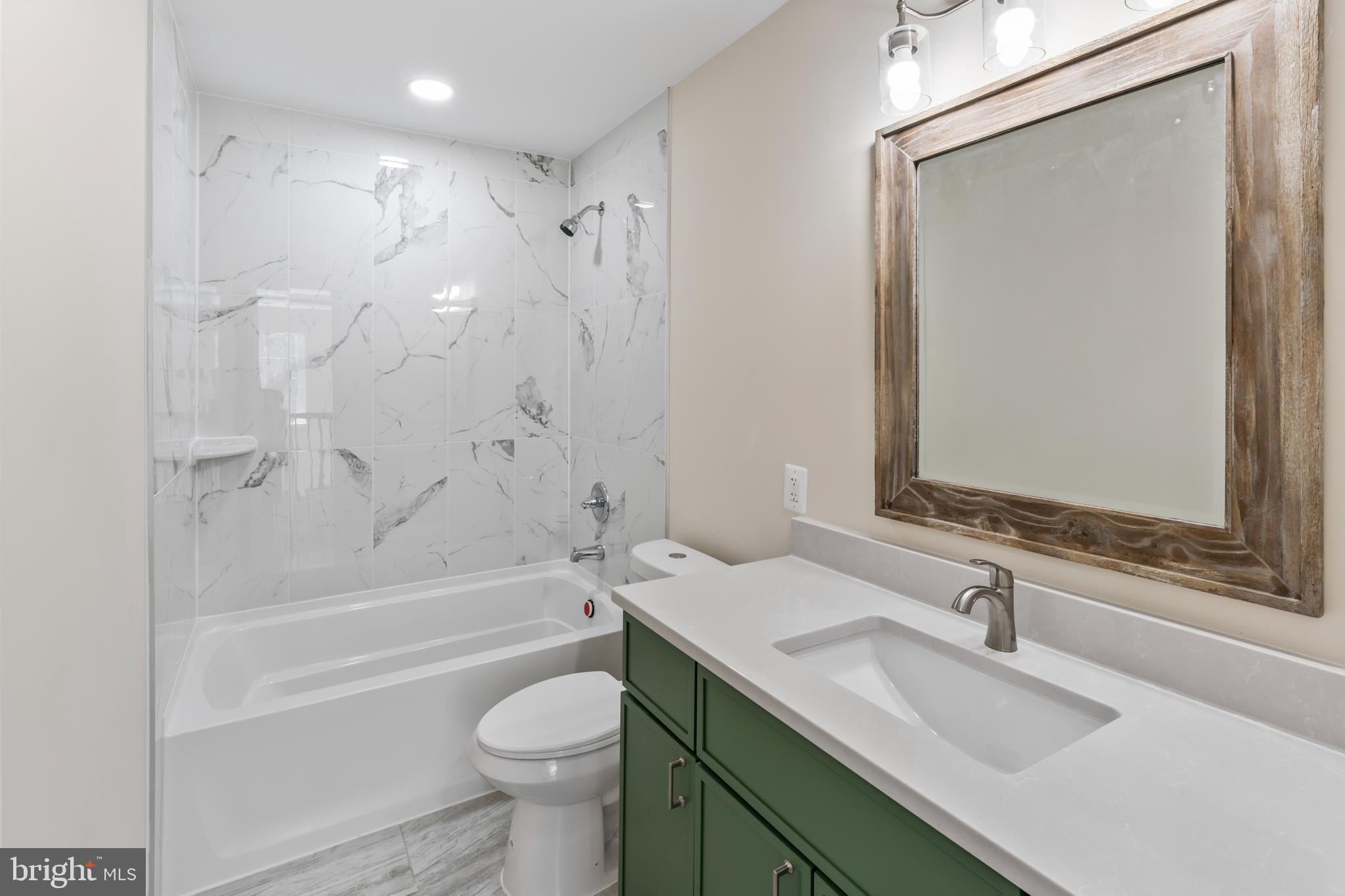 LAKE CAROLINE - Residential