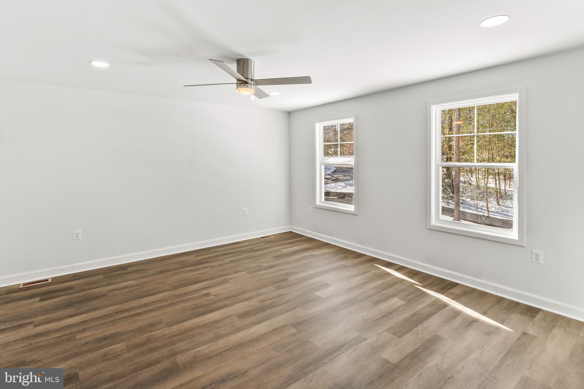 LAKE CAROLINE - Residential