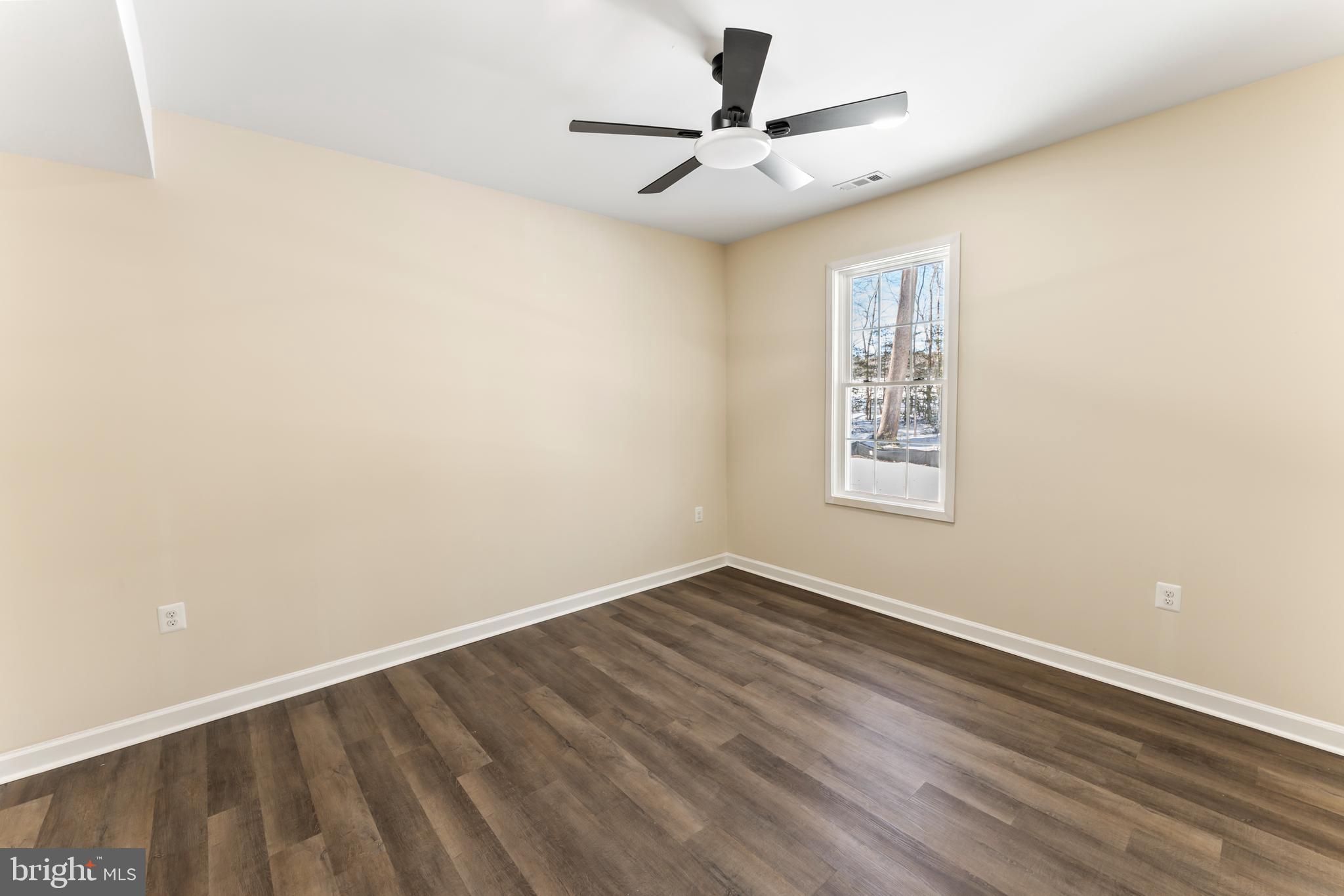 LAKE CAROLINE - Residential