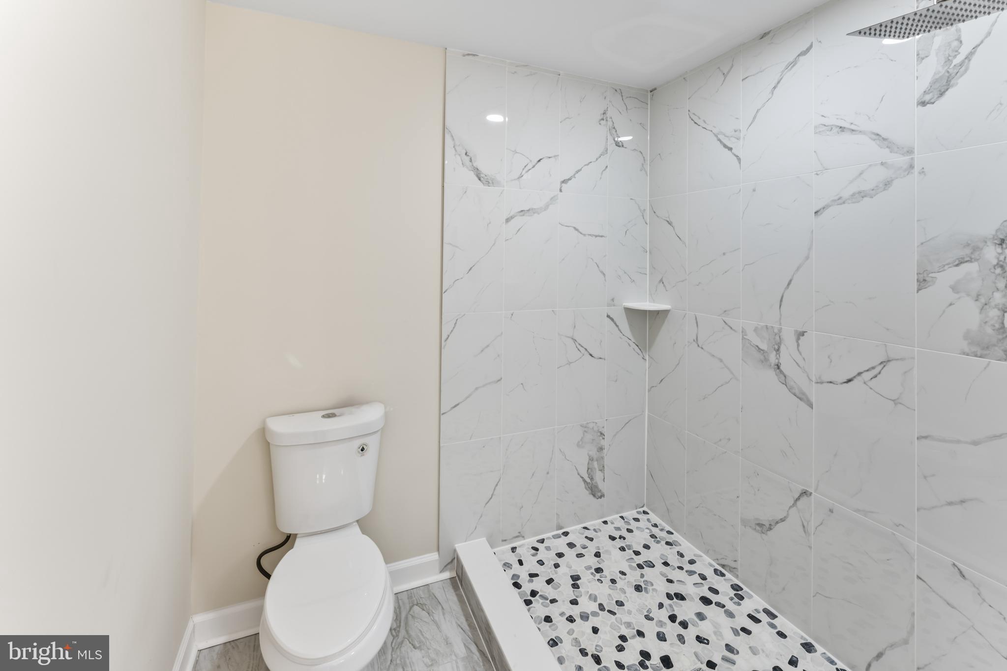 LAKE CAROLINE - Residential