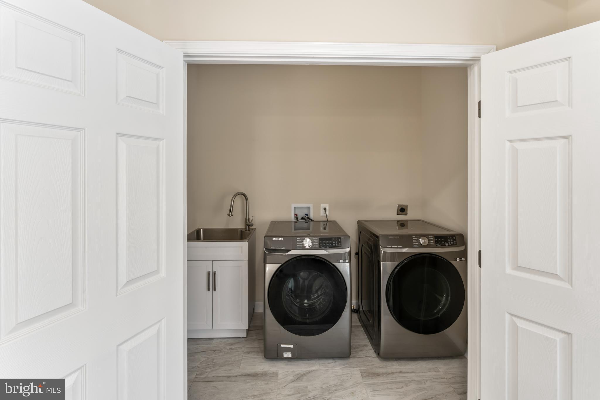 LAKE CAROLINE - Residential