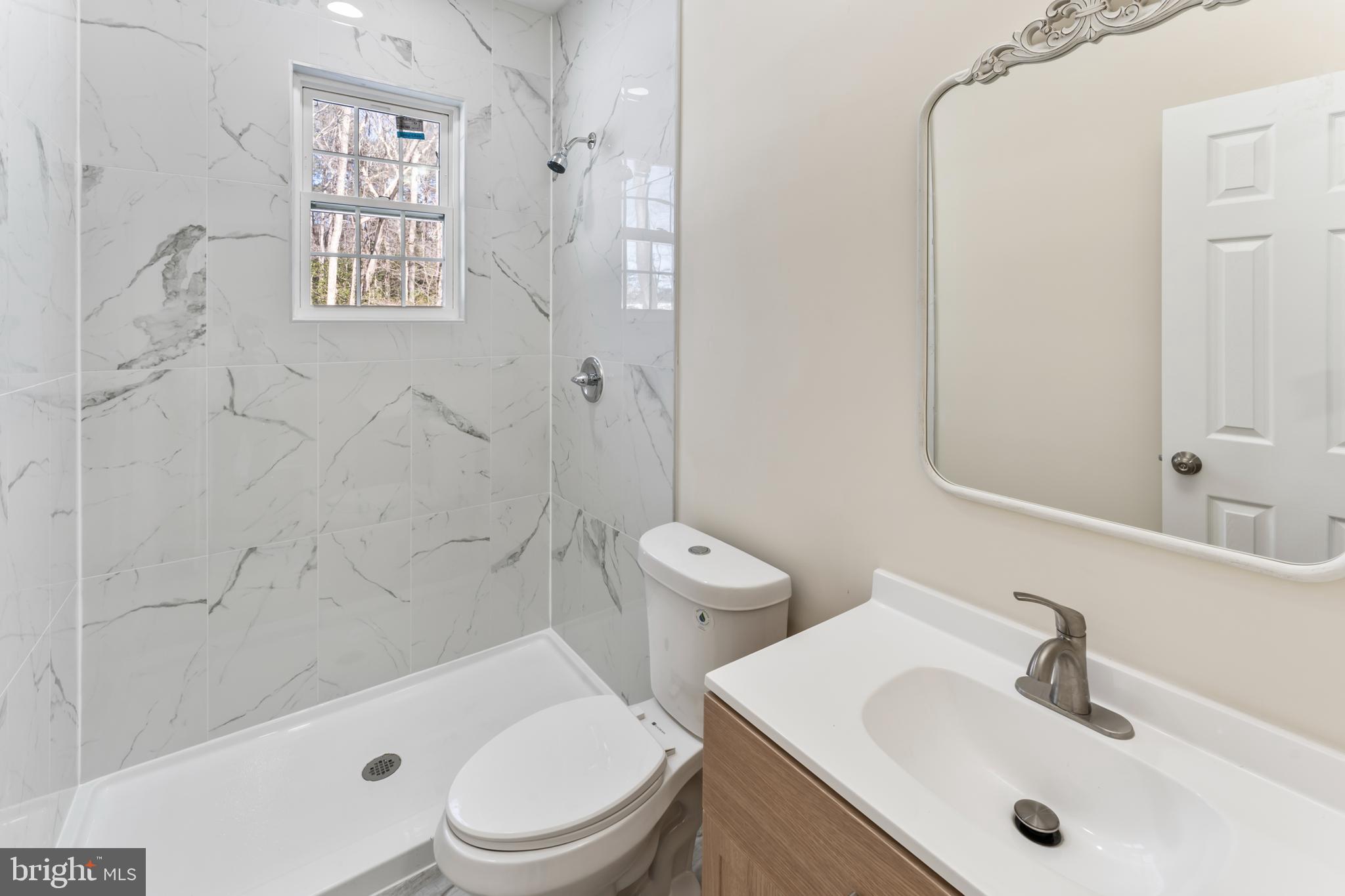 LAKE CAROLINE - Residential