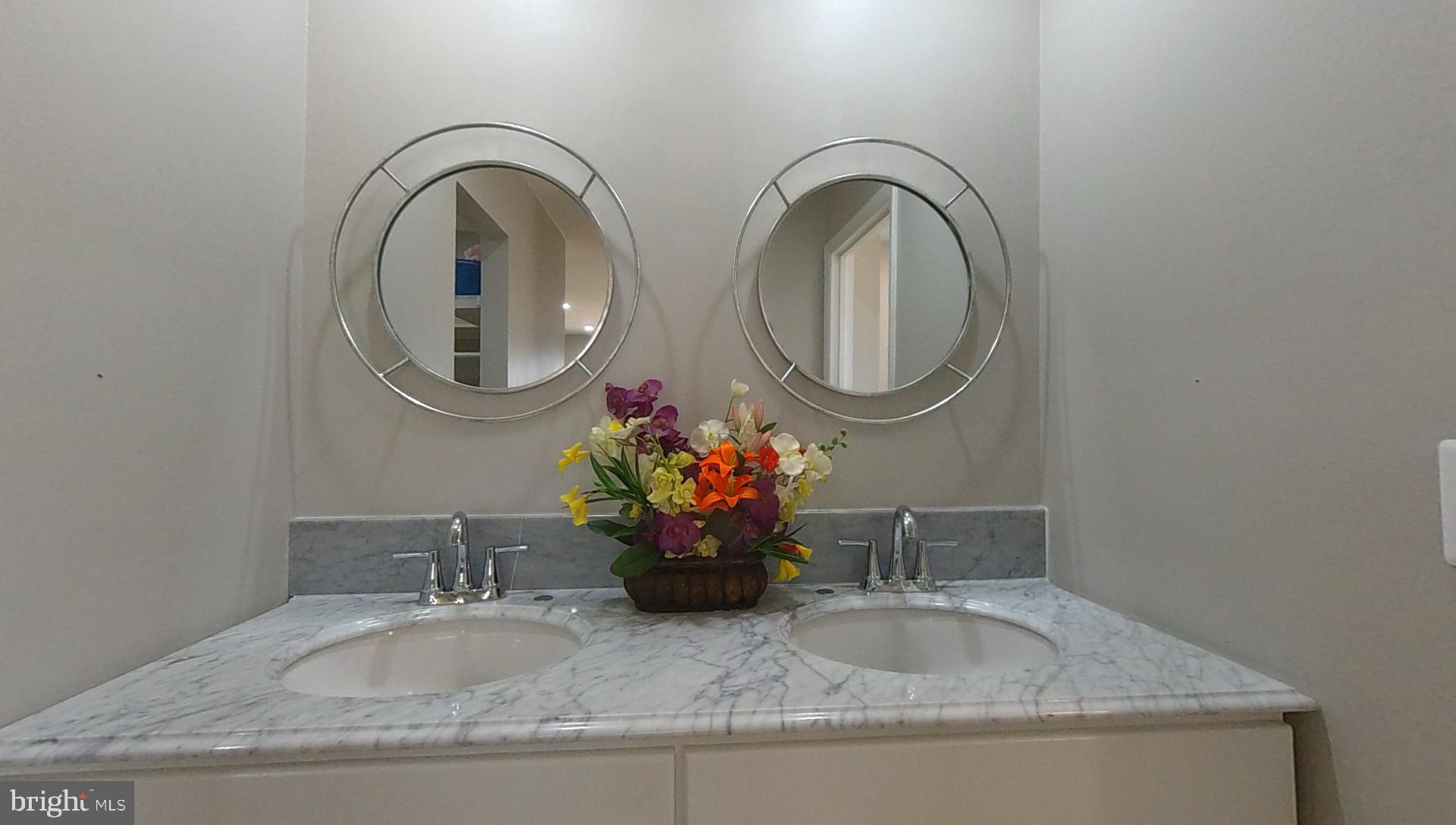 COLESVILLE MANOR - Residential