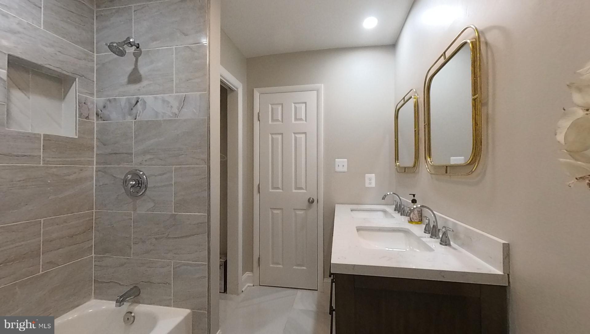 COLESVILLE MANOR - Residential